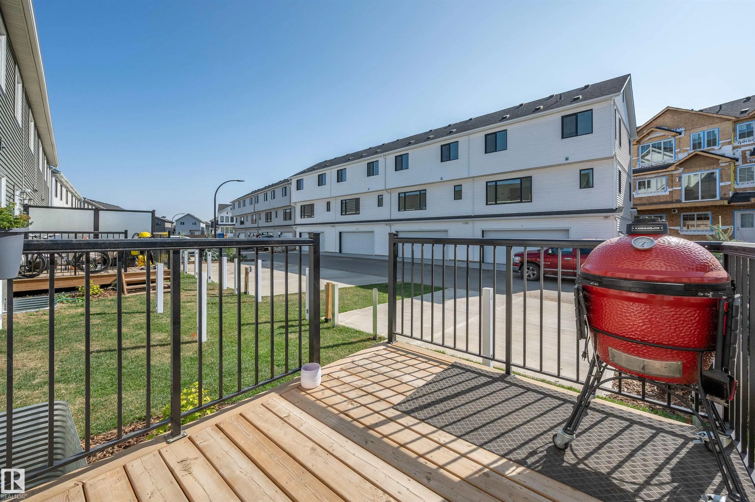 525 SECORD Boulevard