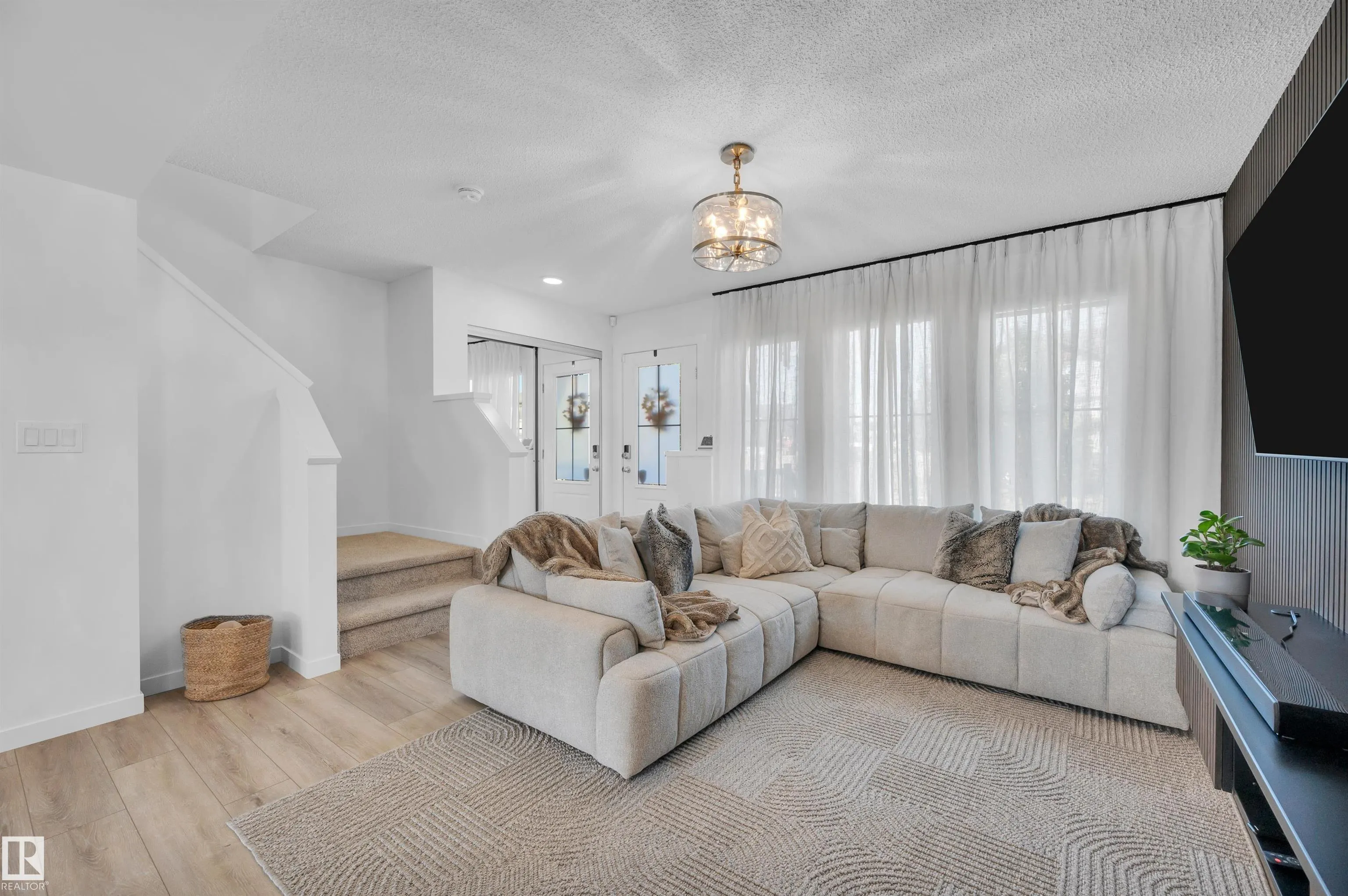 525 SECORD Boulevard