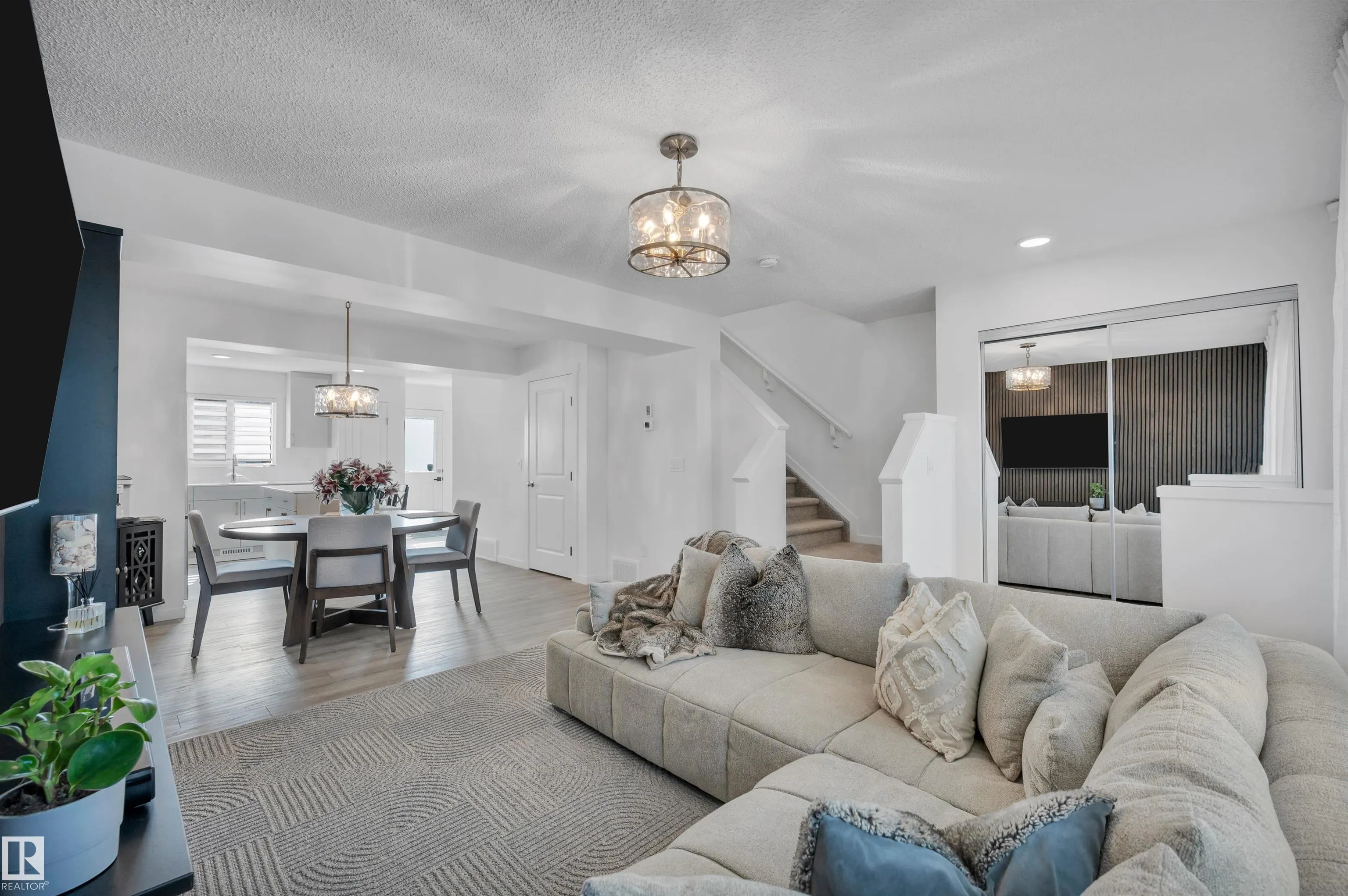 525 SECORD Boulevard