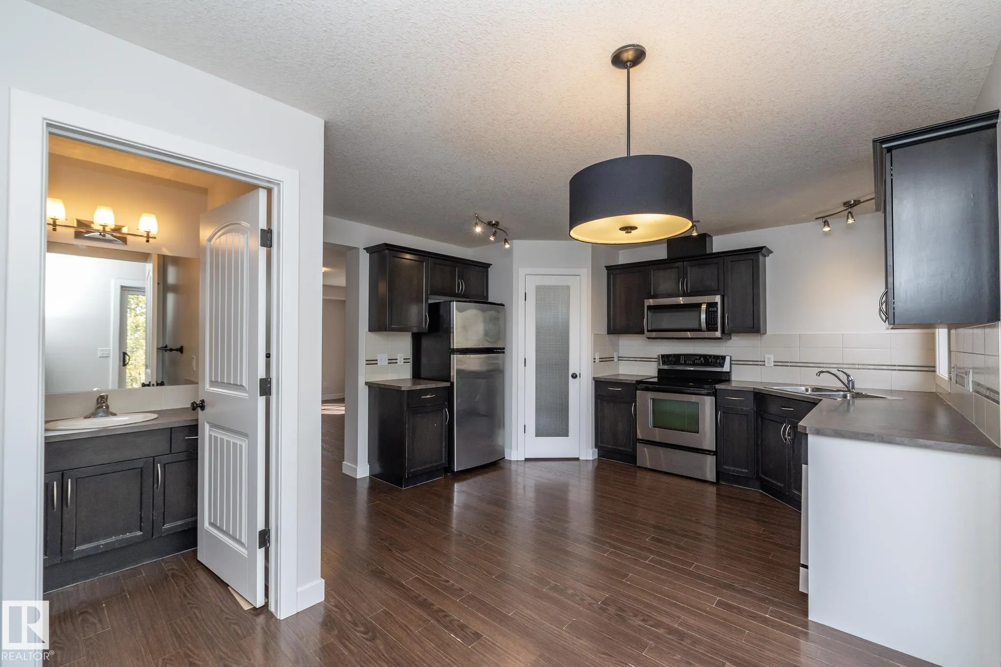 197 BIRCHWOOD Close