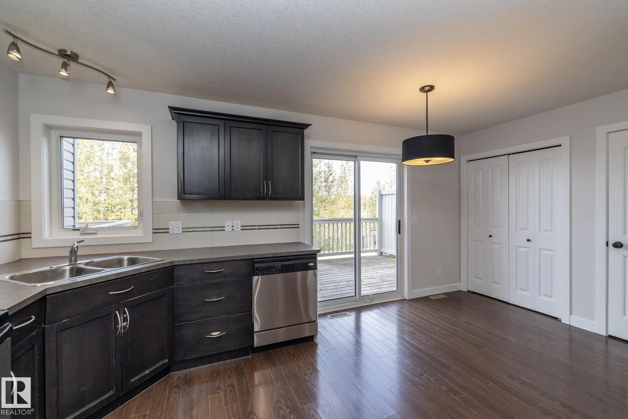 197 BIRCHWOOD Close