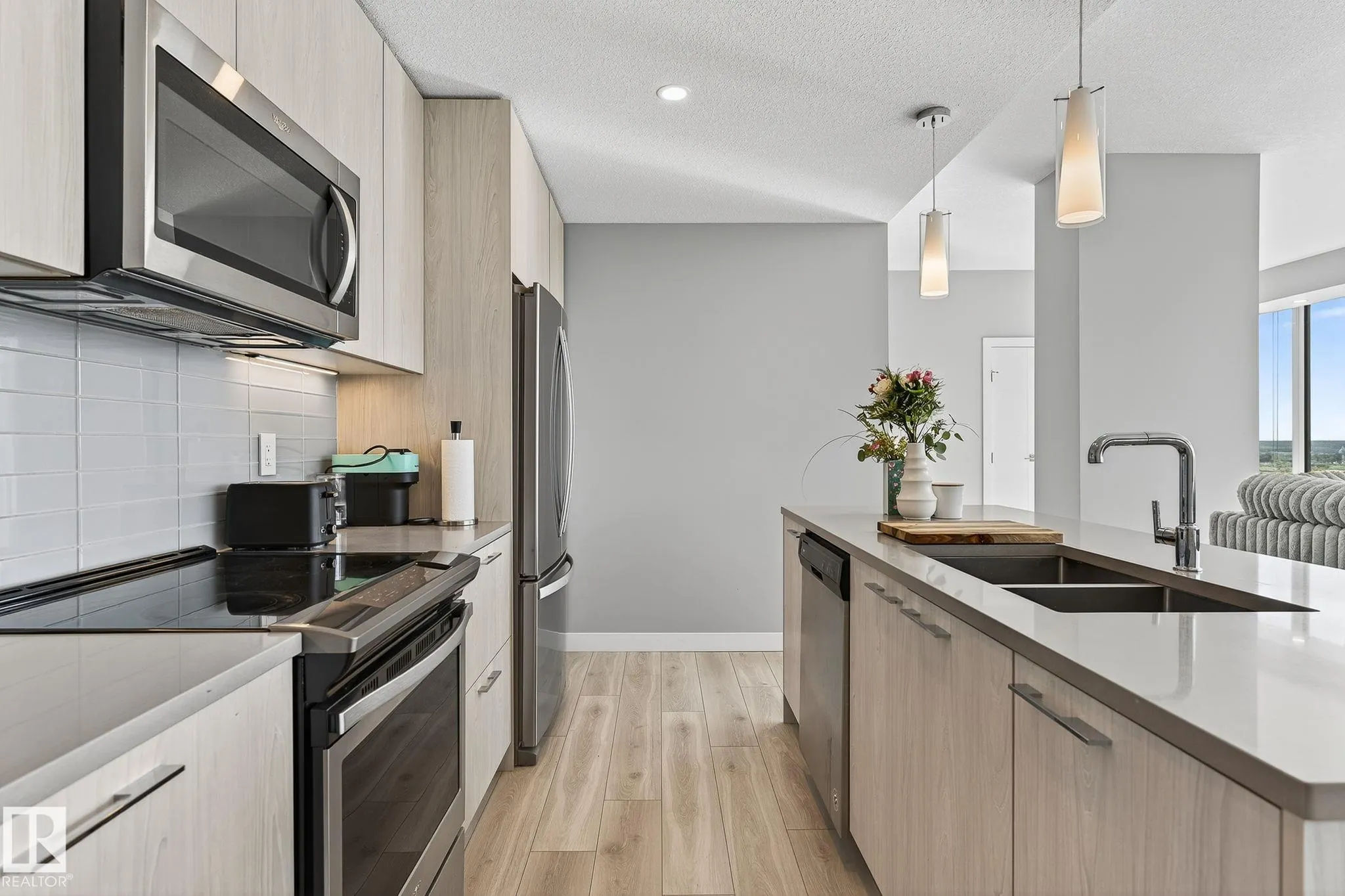 10180 103 Street