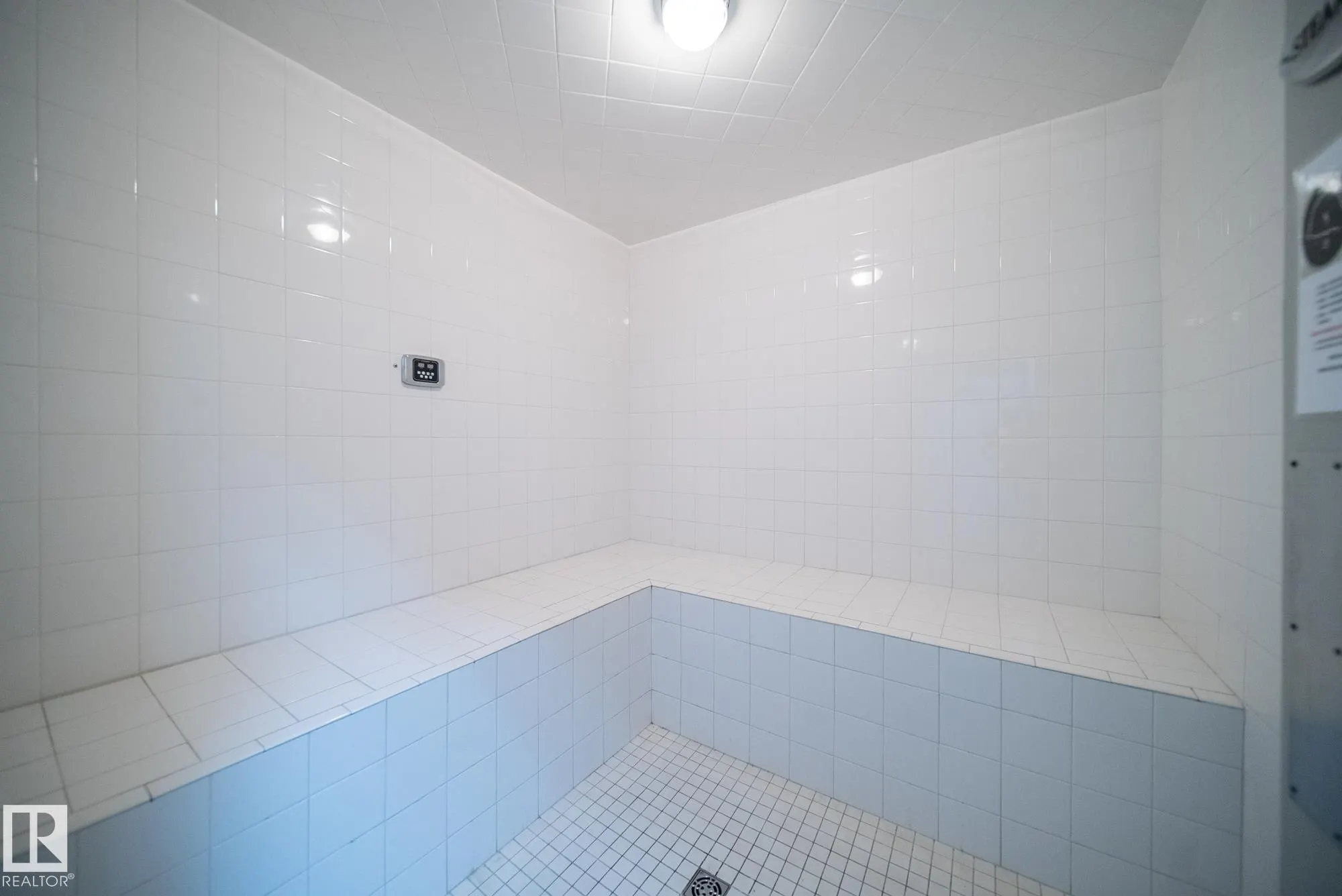 12408 15 Avenue