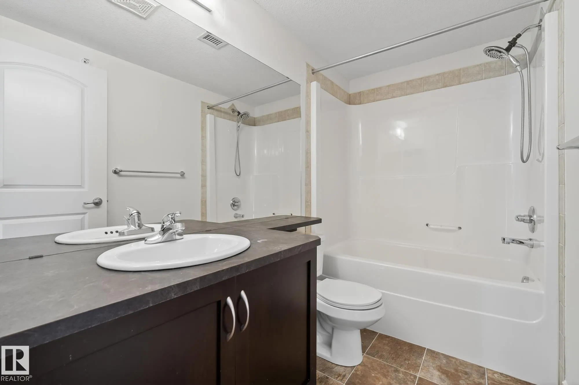 12408 15 Avenue