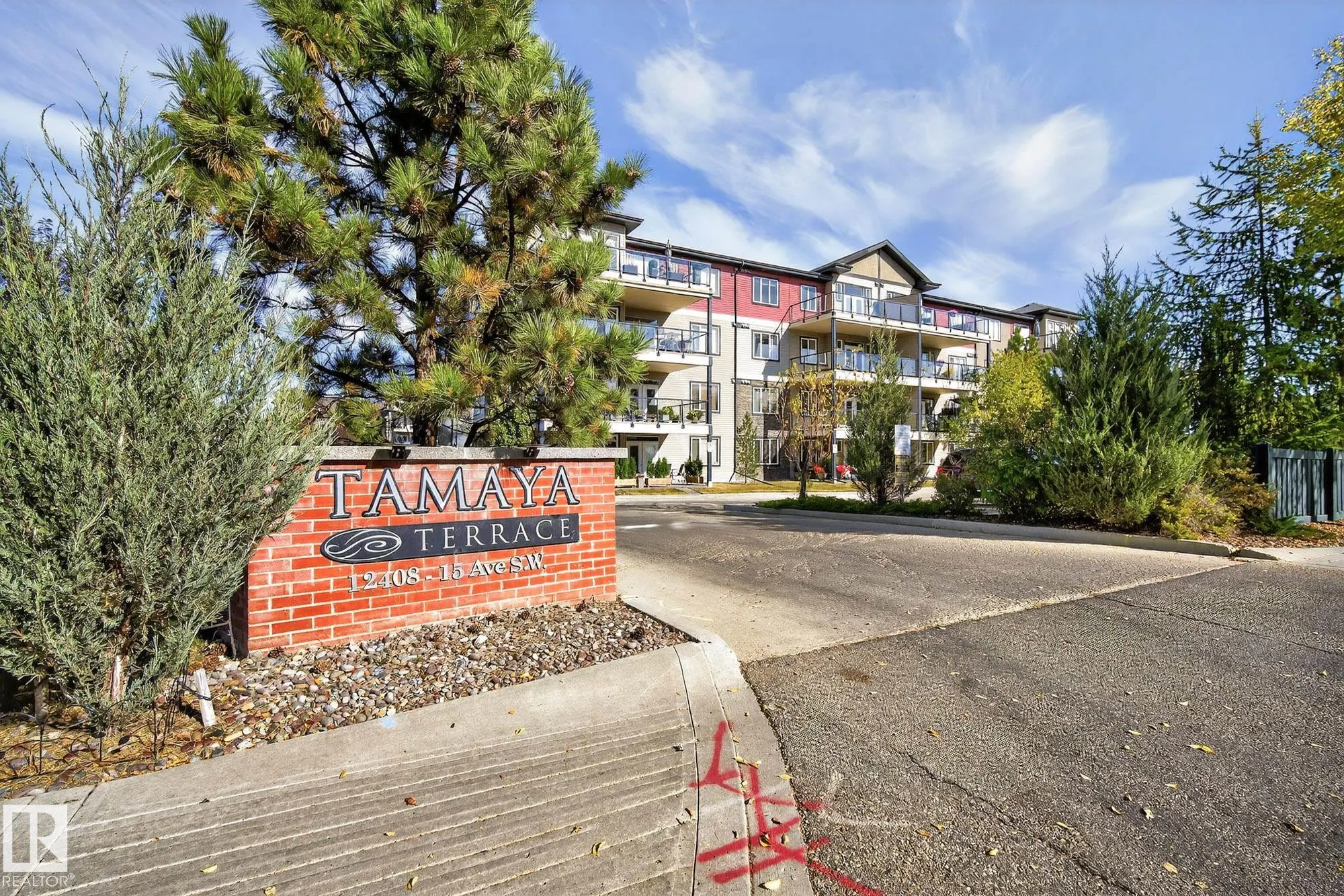 12408 15 Avenue