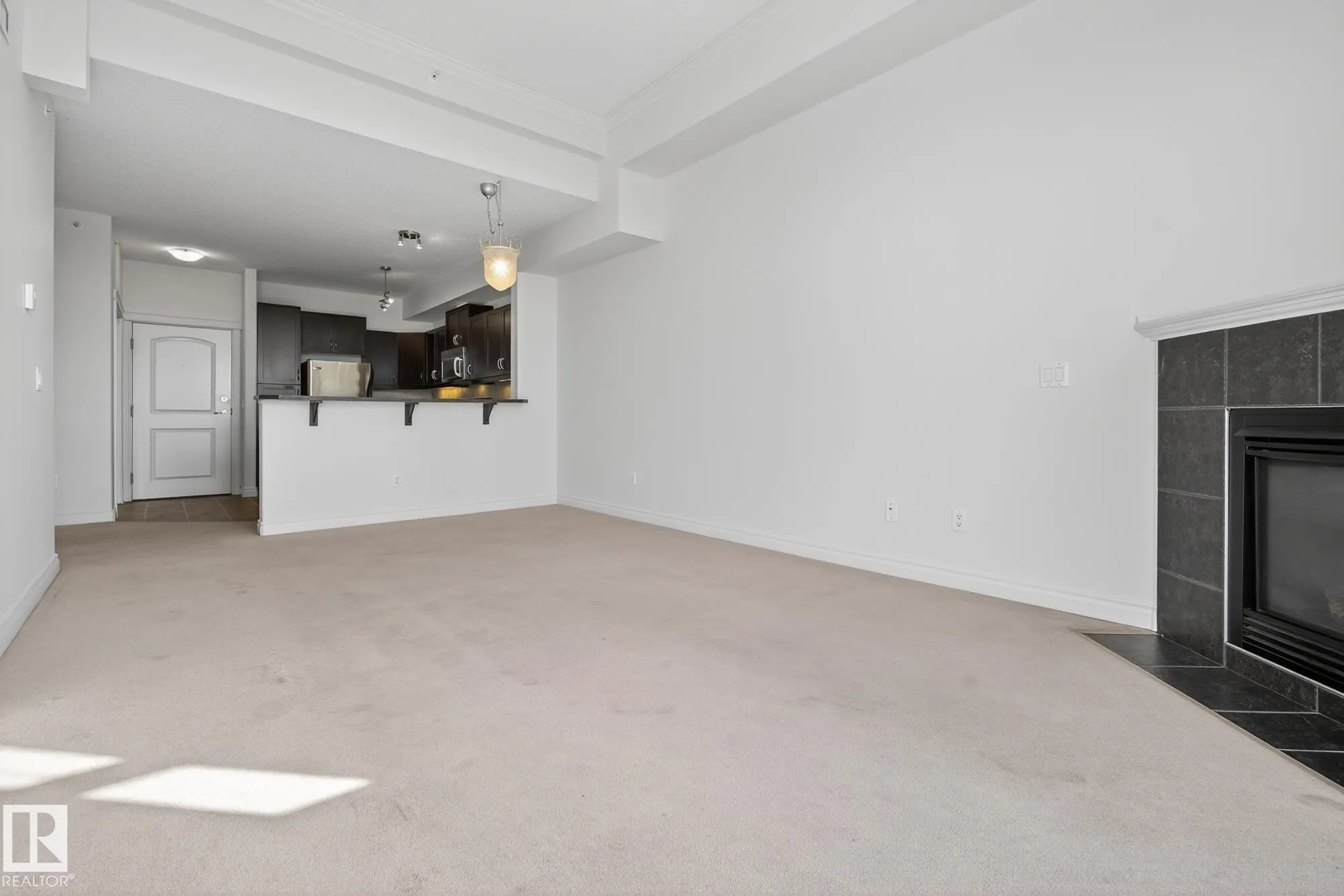 12408 15 Avenue