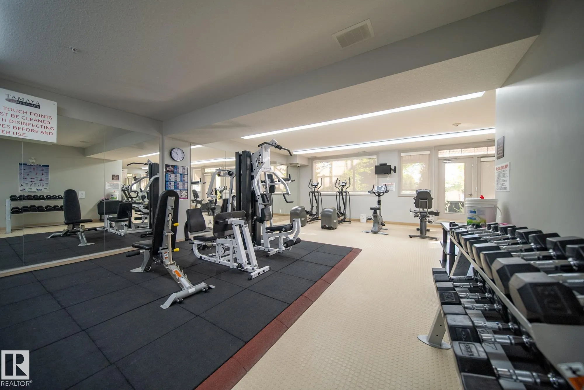 12408 15 Avenue
