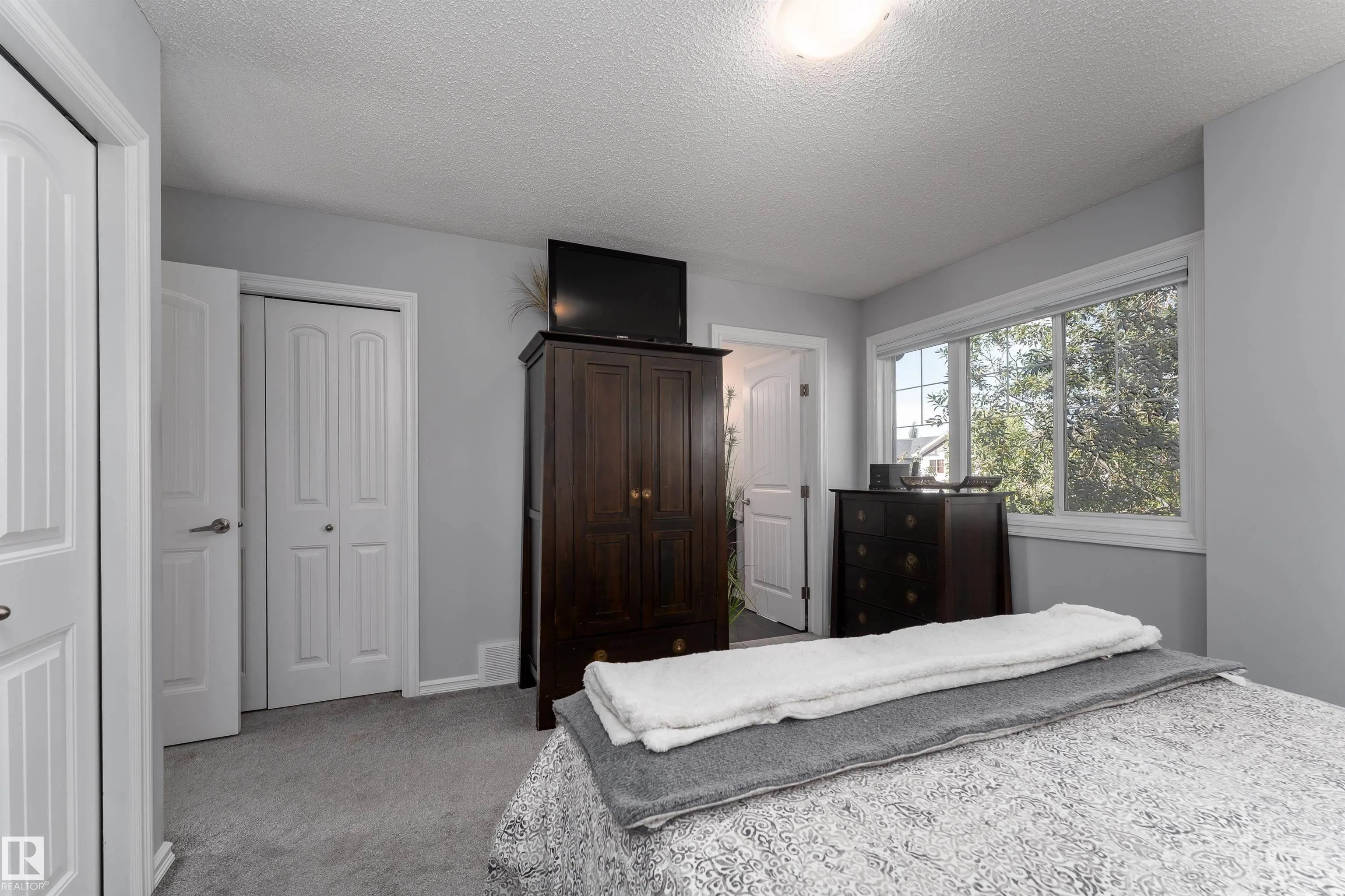 3722 Alexander Crescent