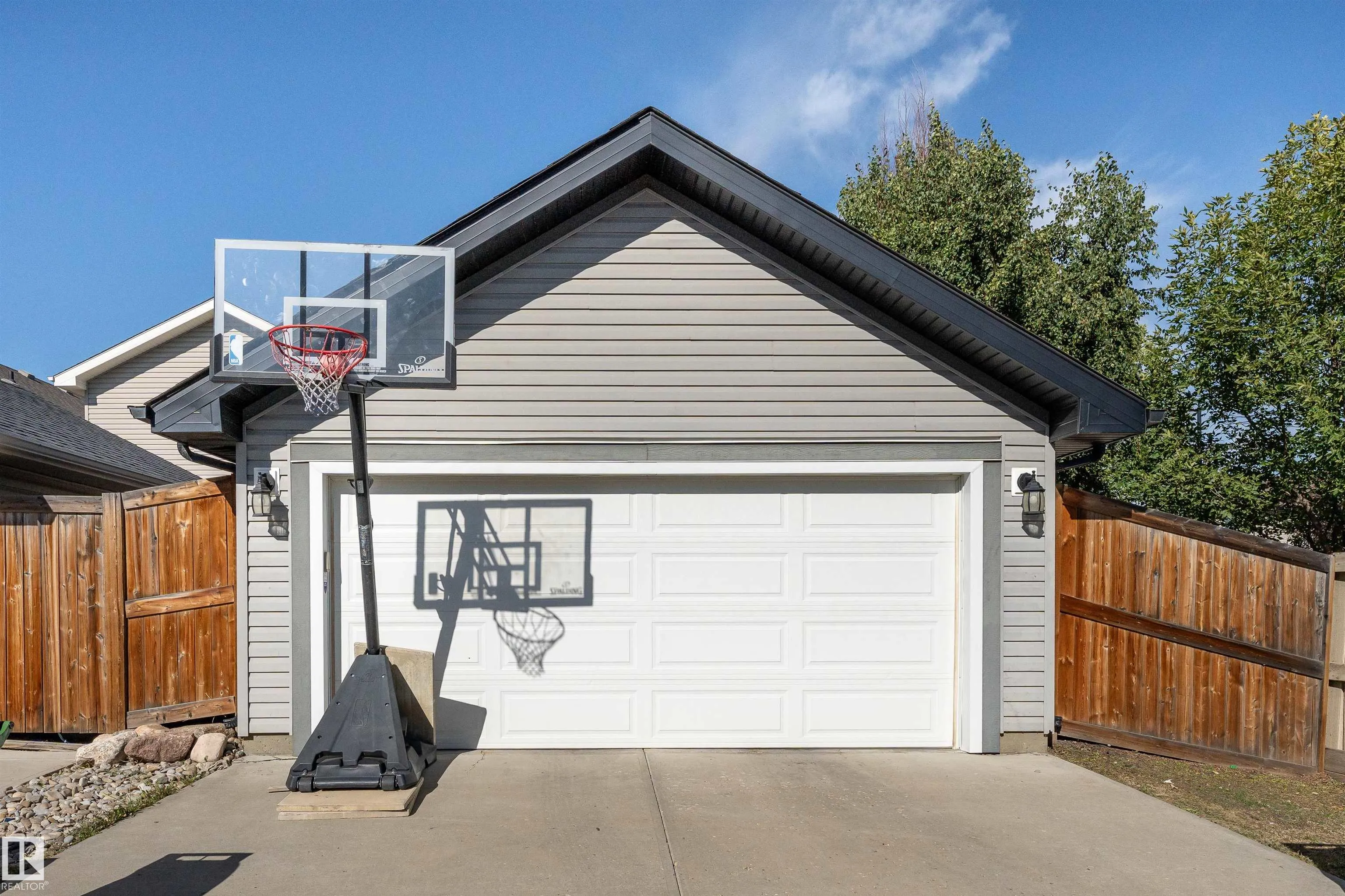 3722 Alexander Crescent