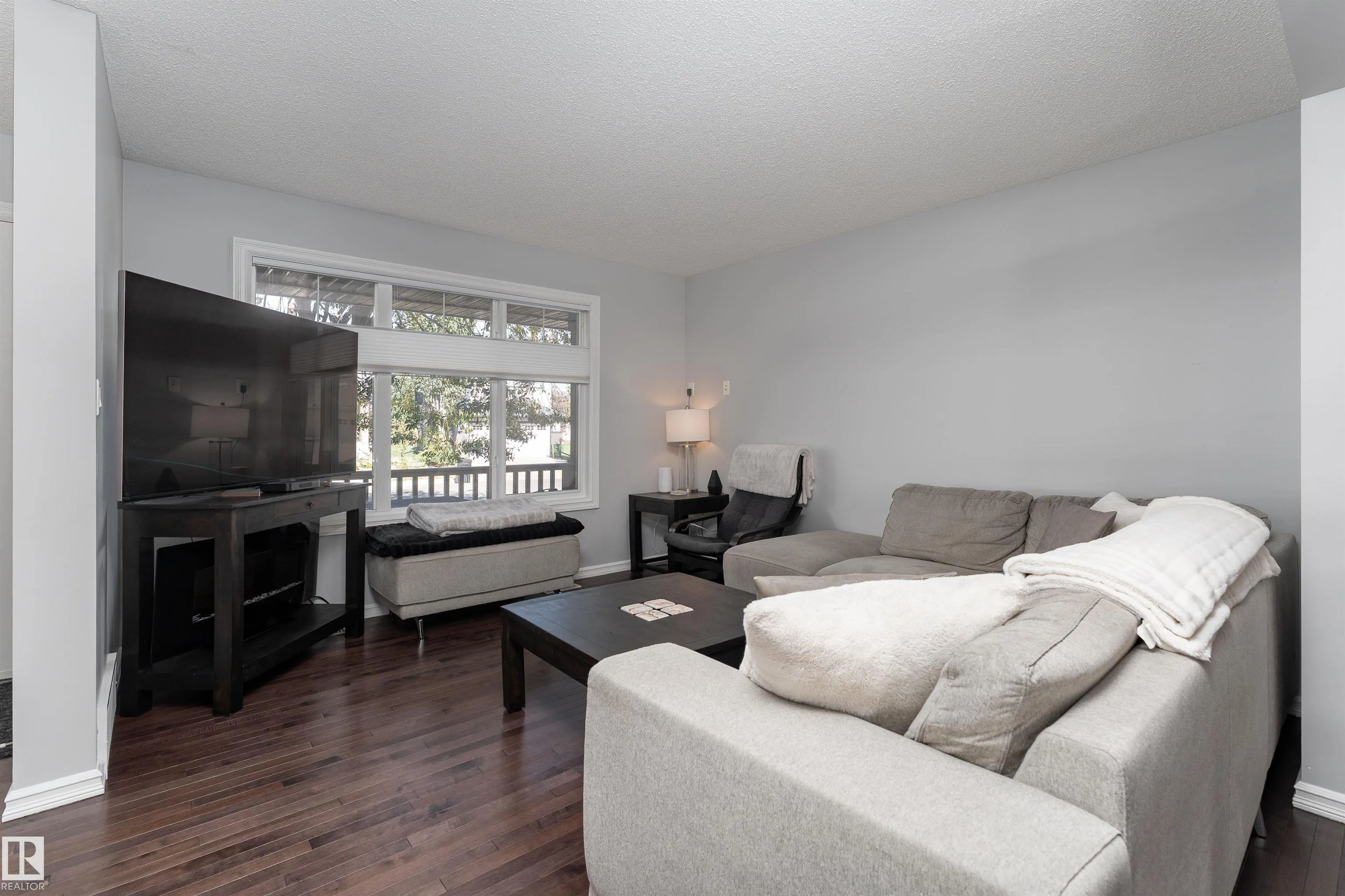 3722 Alexander Crescent