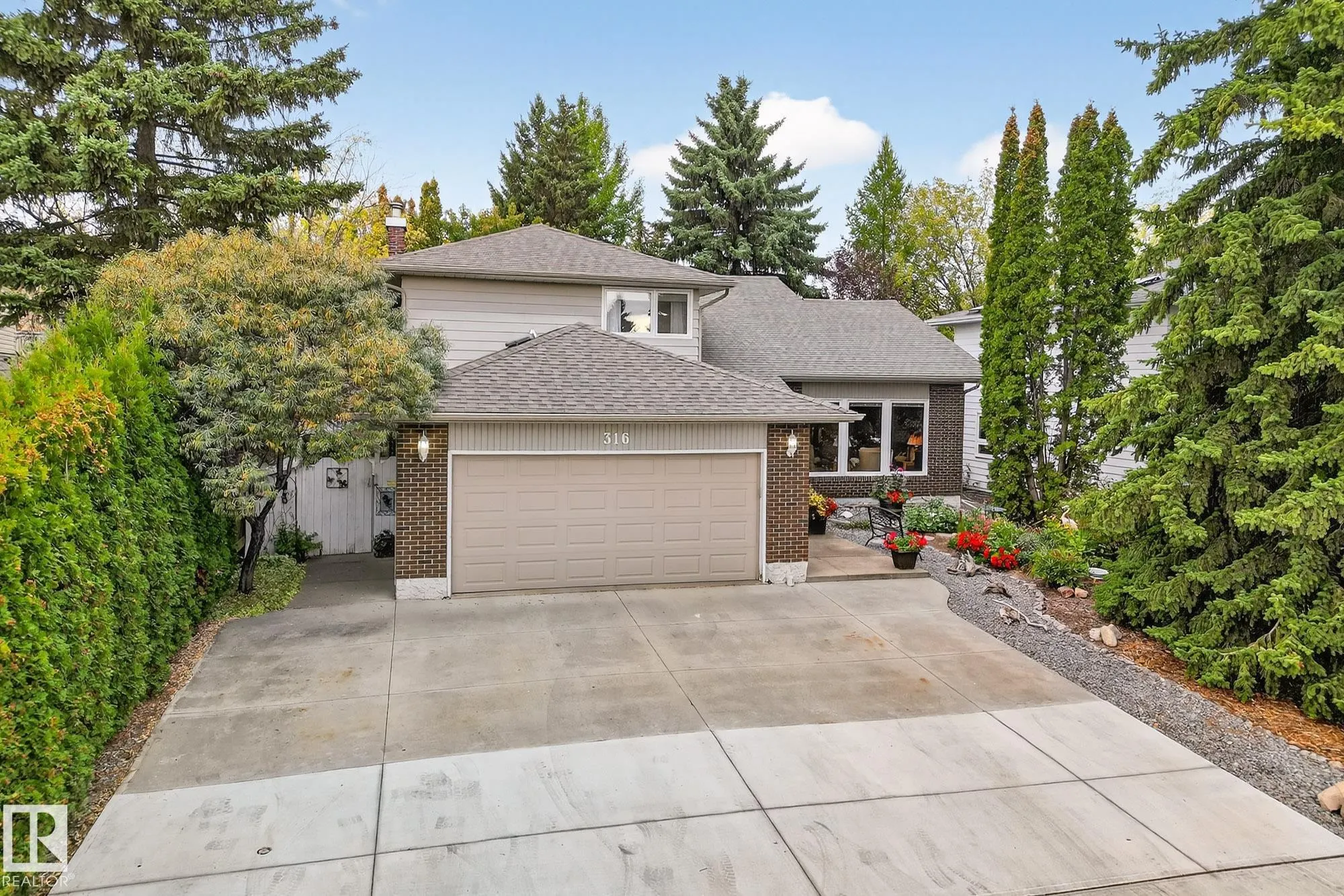 316 LESSARD Drive