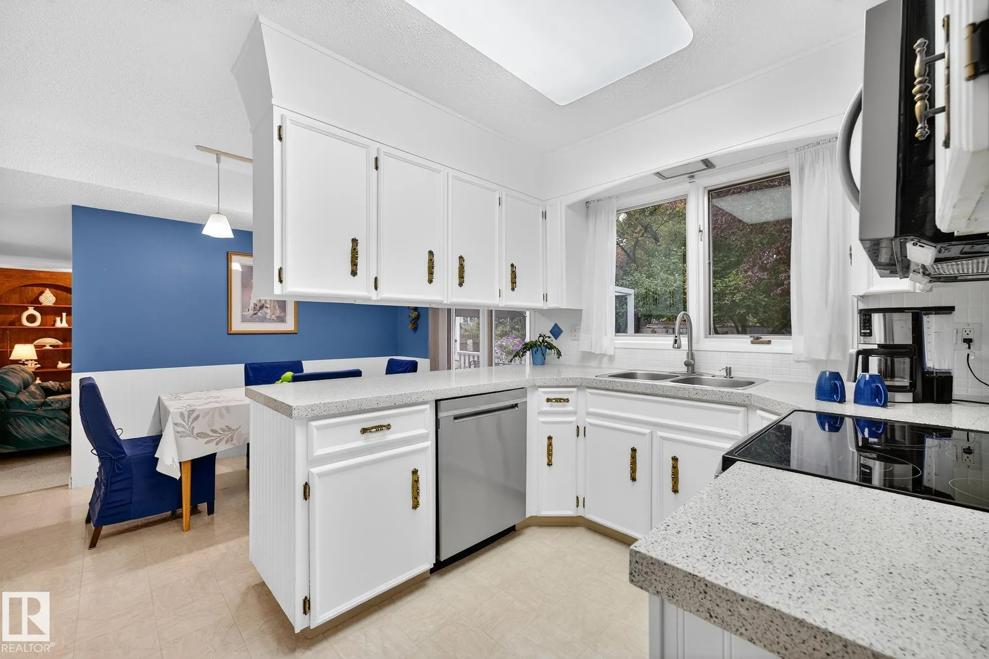 316 LESSARD Drive