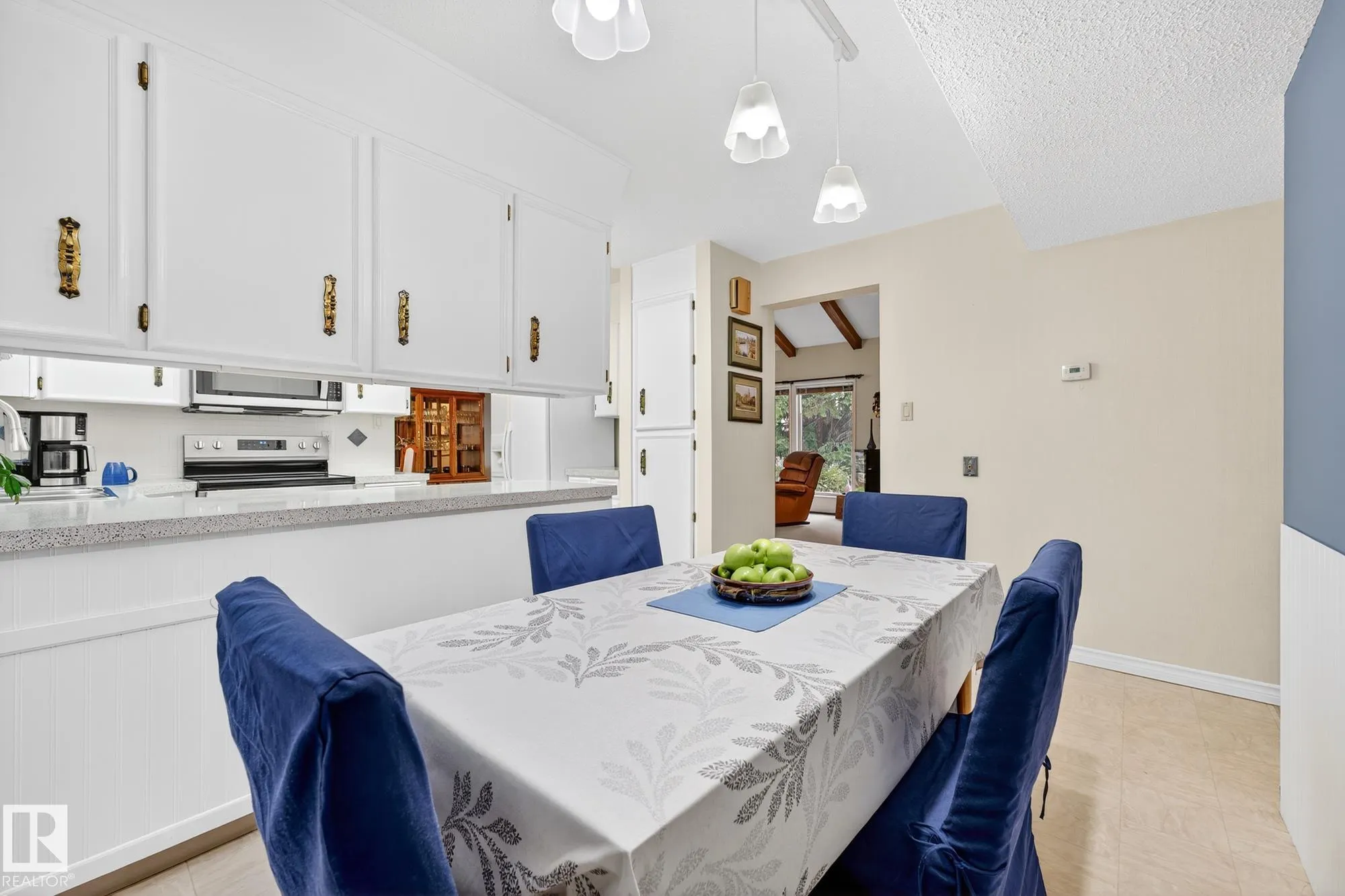 316 LESSARD Drive