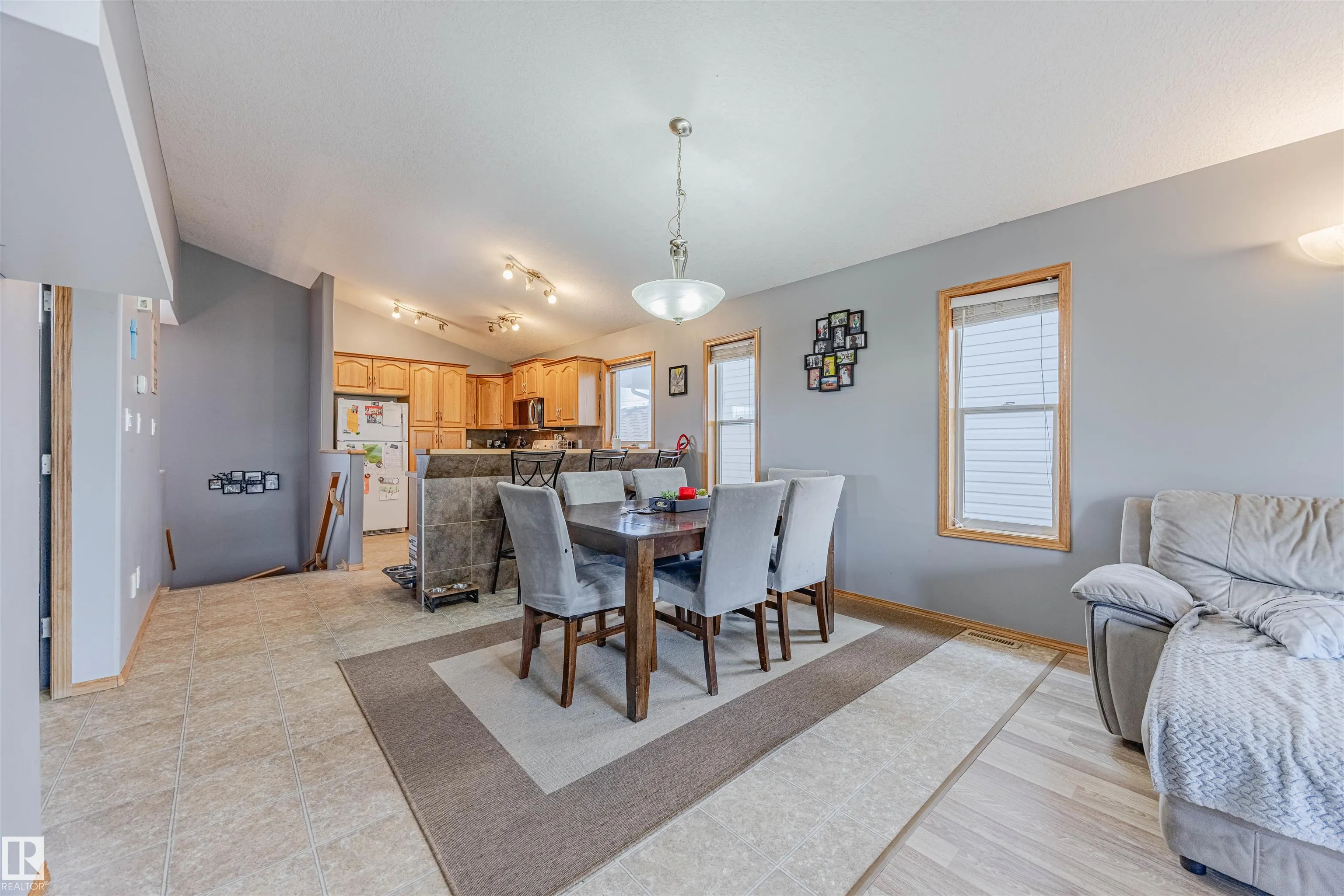 664 KANANASKIS Drive