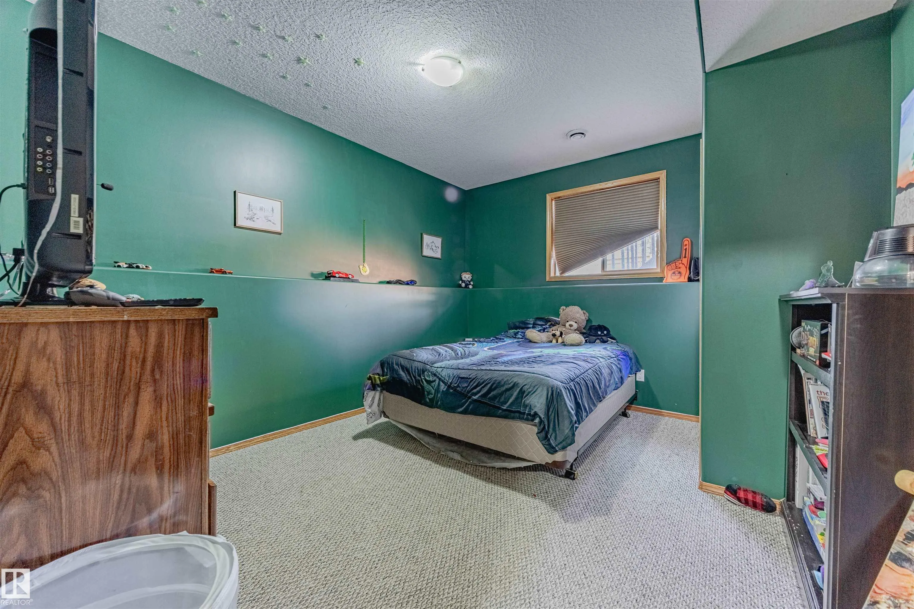 664 KANANASKIS Drive