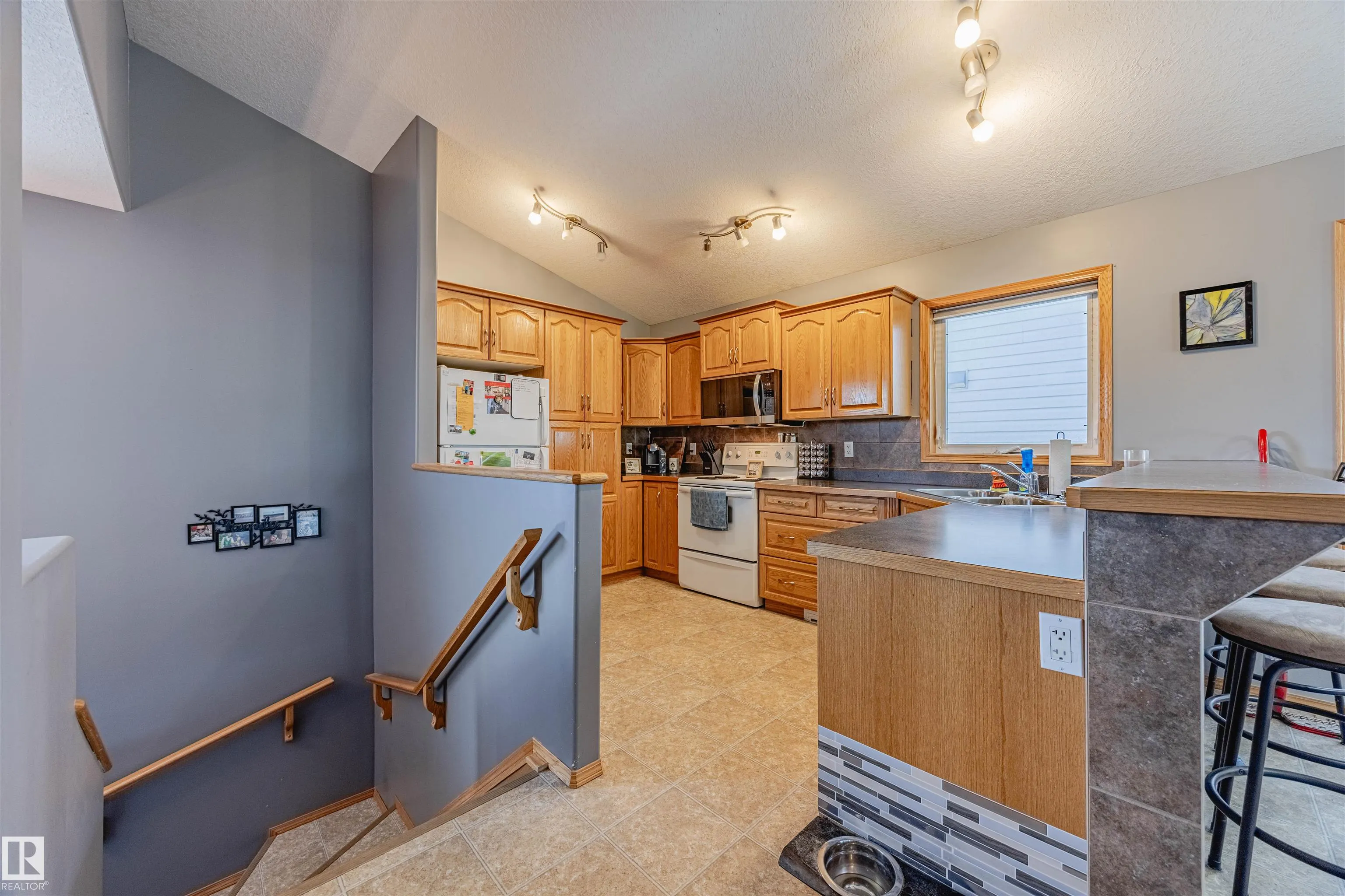 664 KANANASKIS Drive