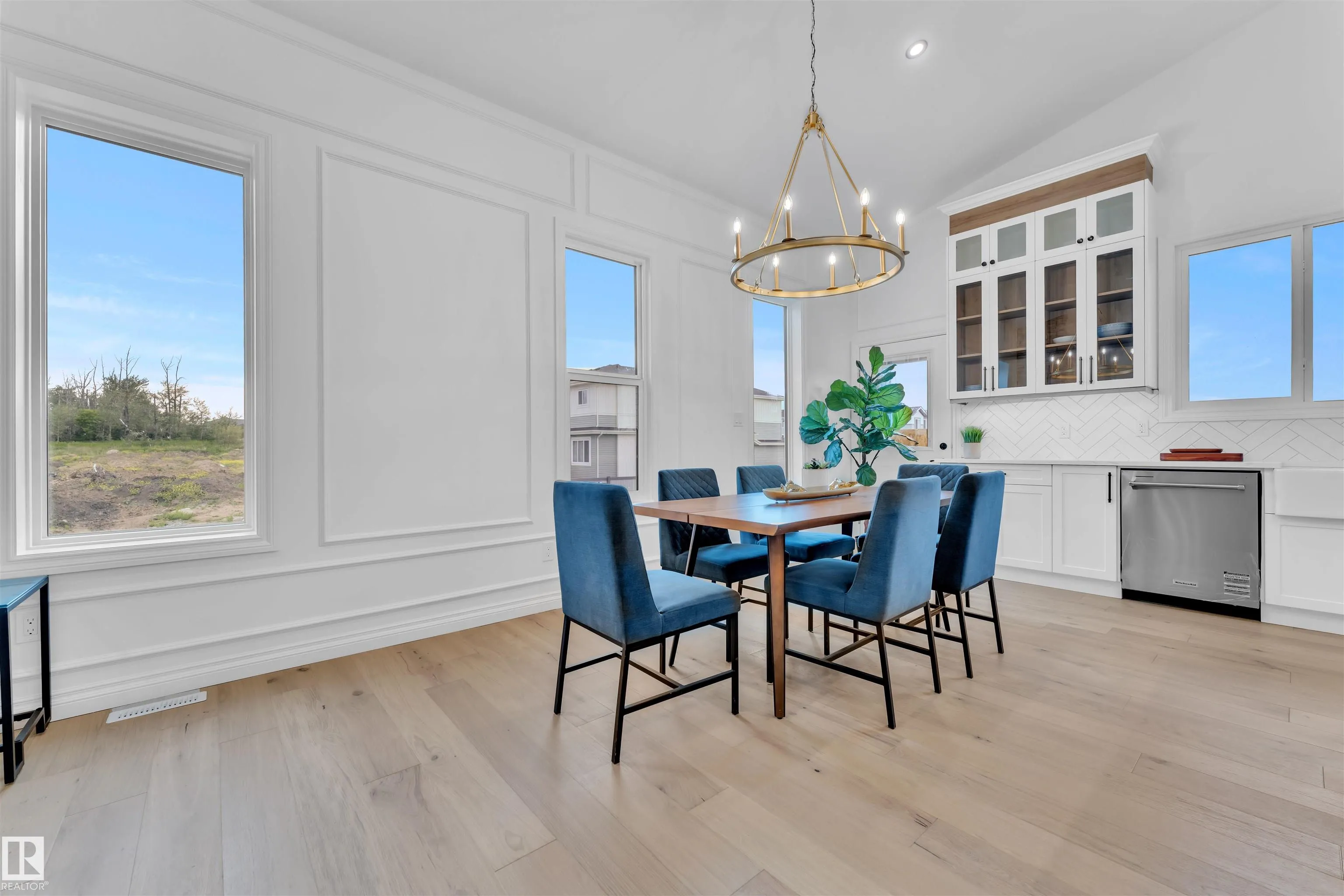 30 AVONLEA Way