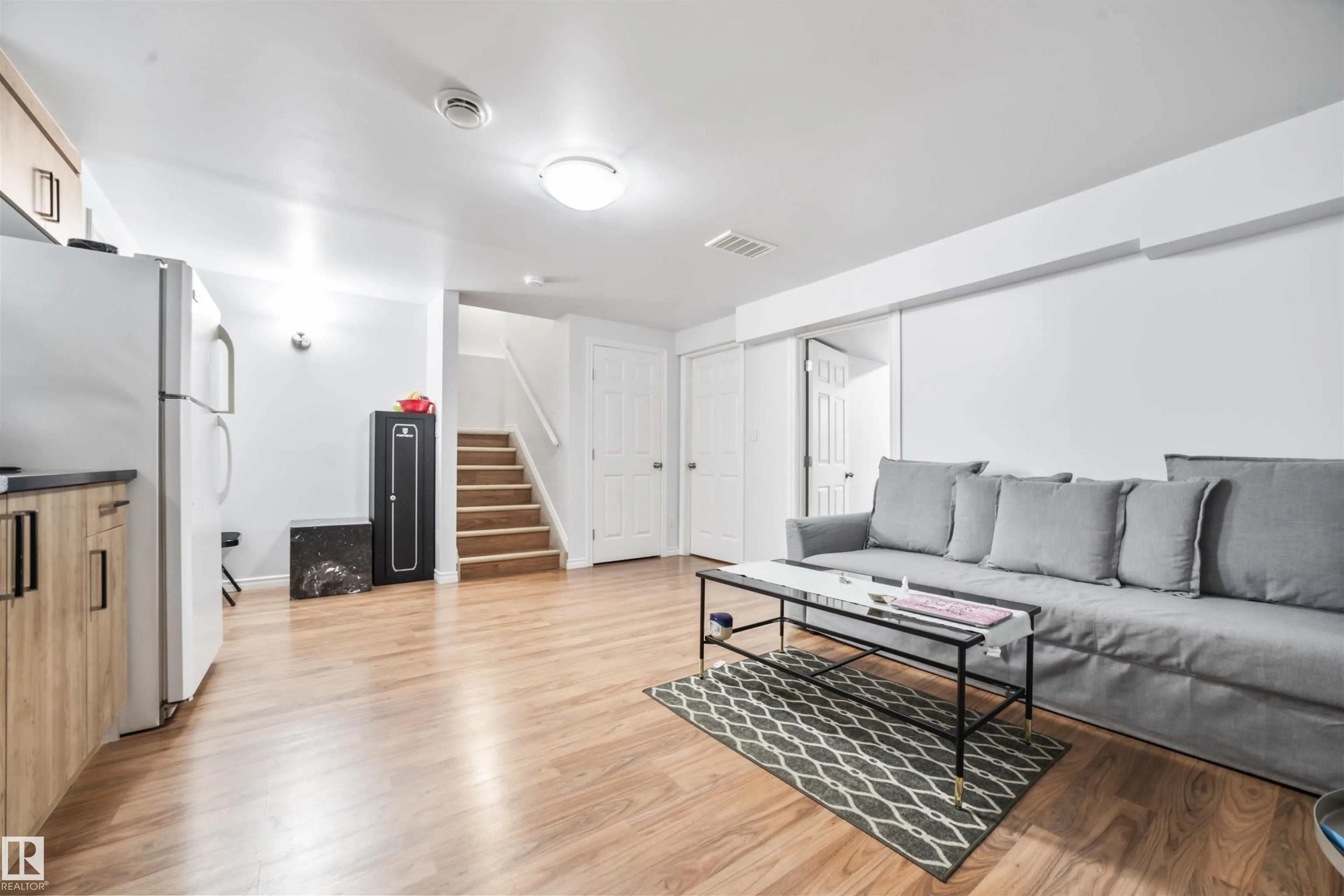 324 79 ST
