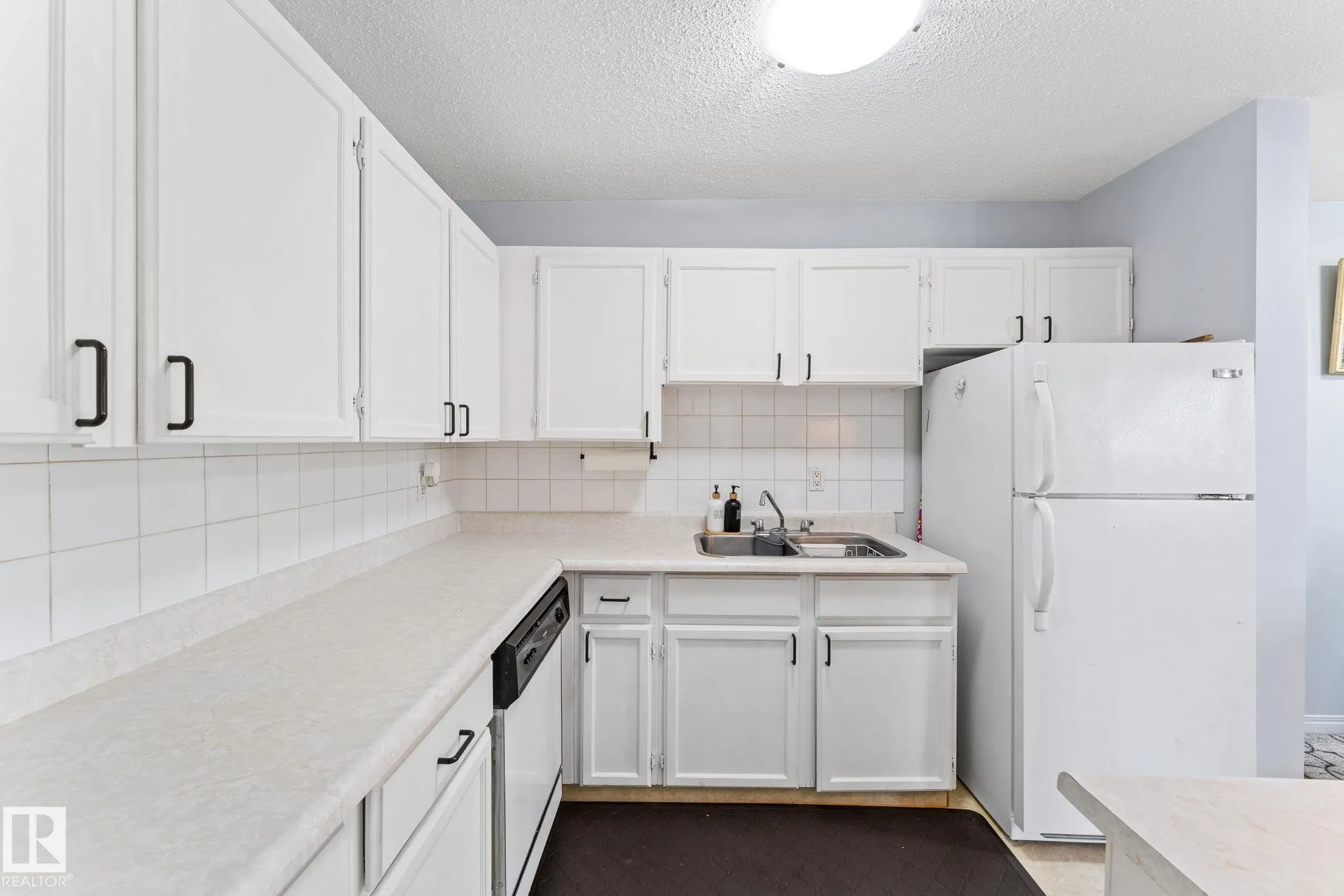 182 CALLINGWOOD Place