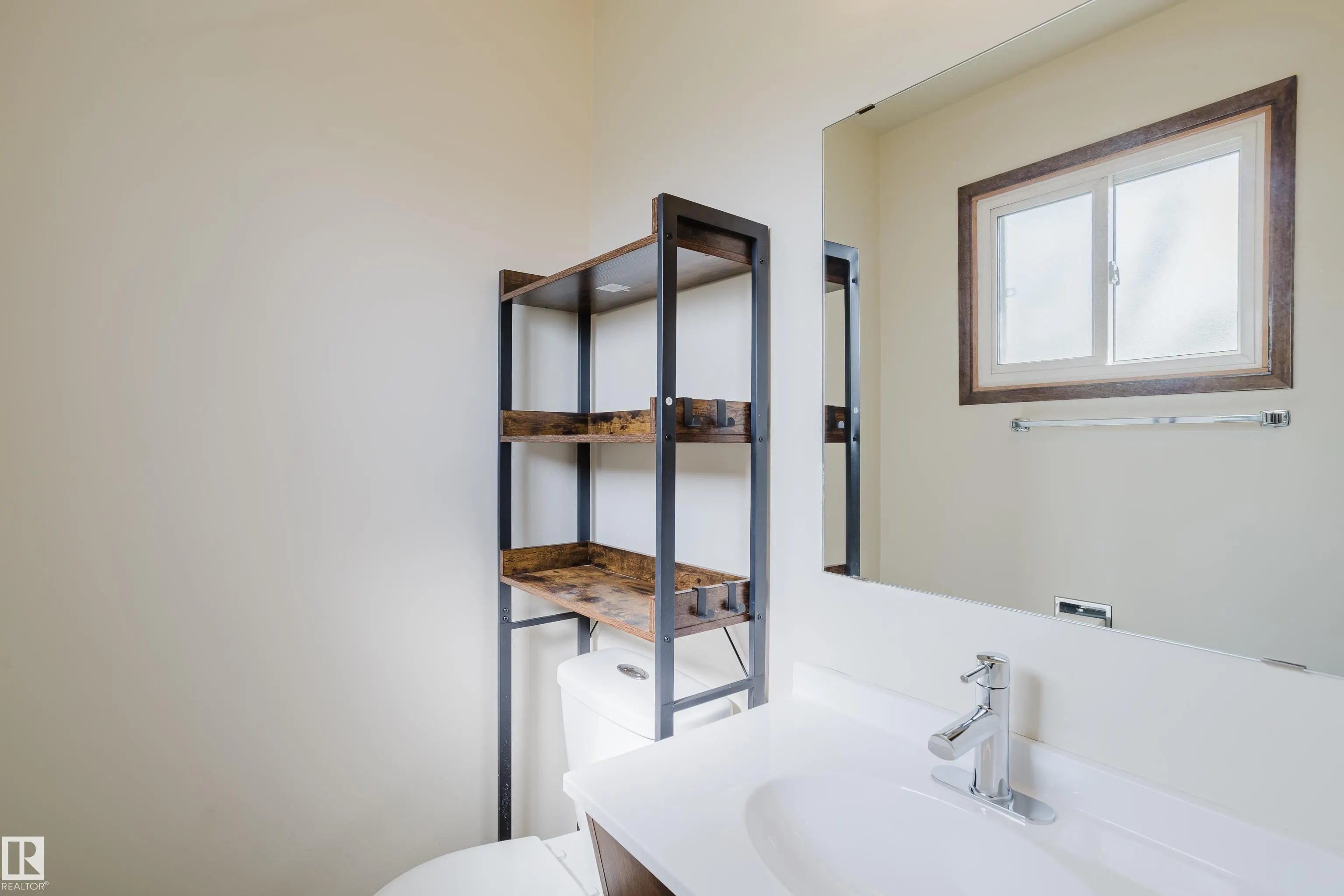 75 WESTVIEW Crescent