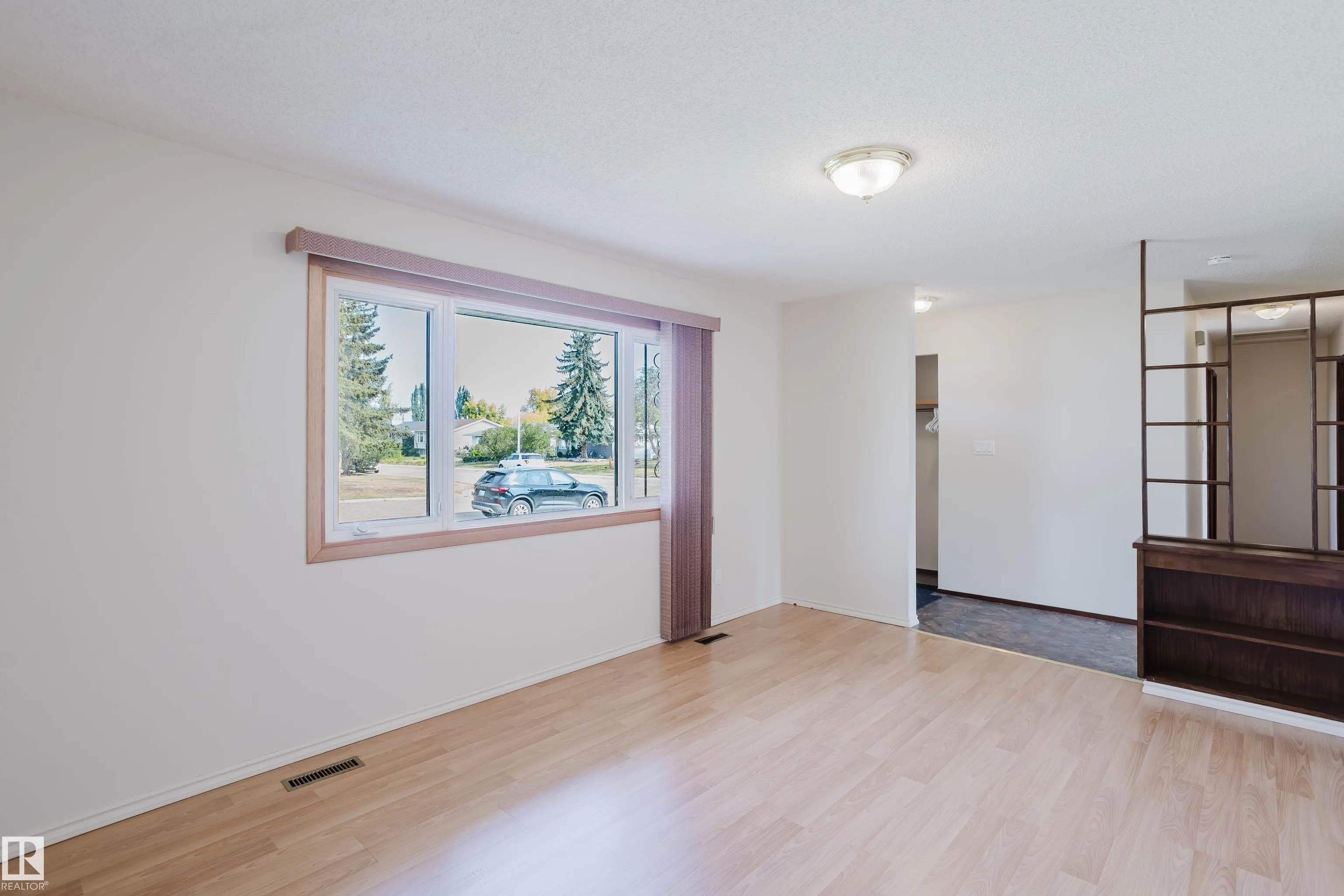 75 WESTVIEW Crescent