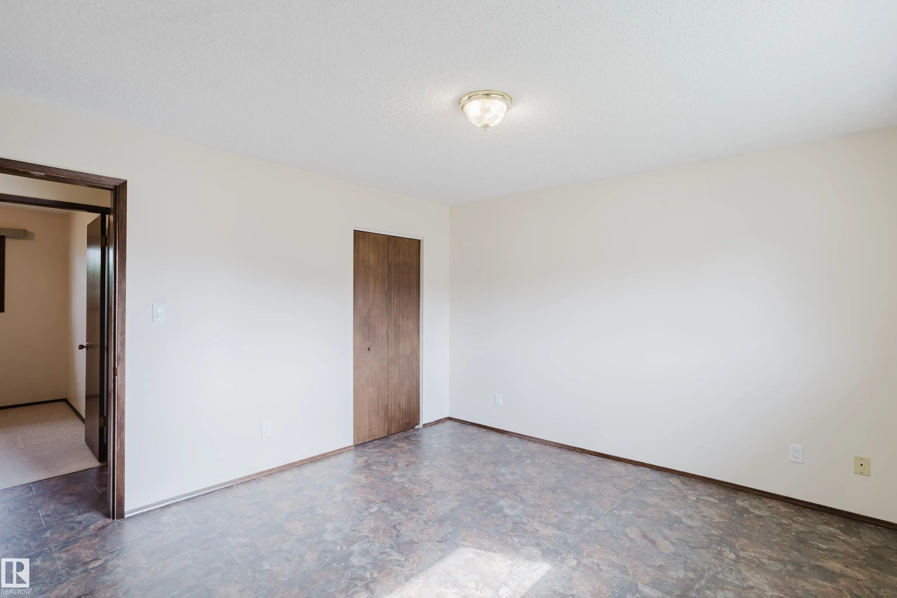 75 WESTVIEW Crescent