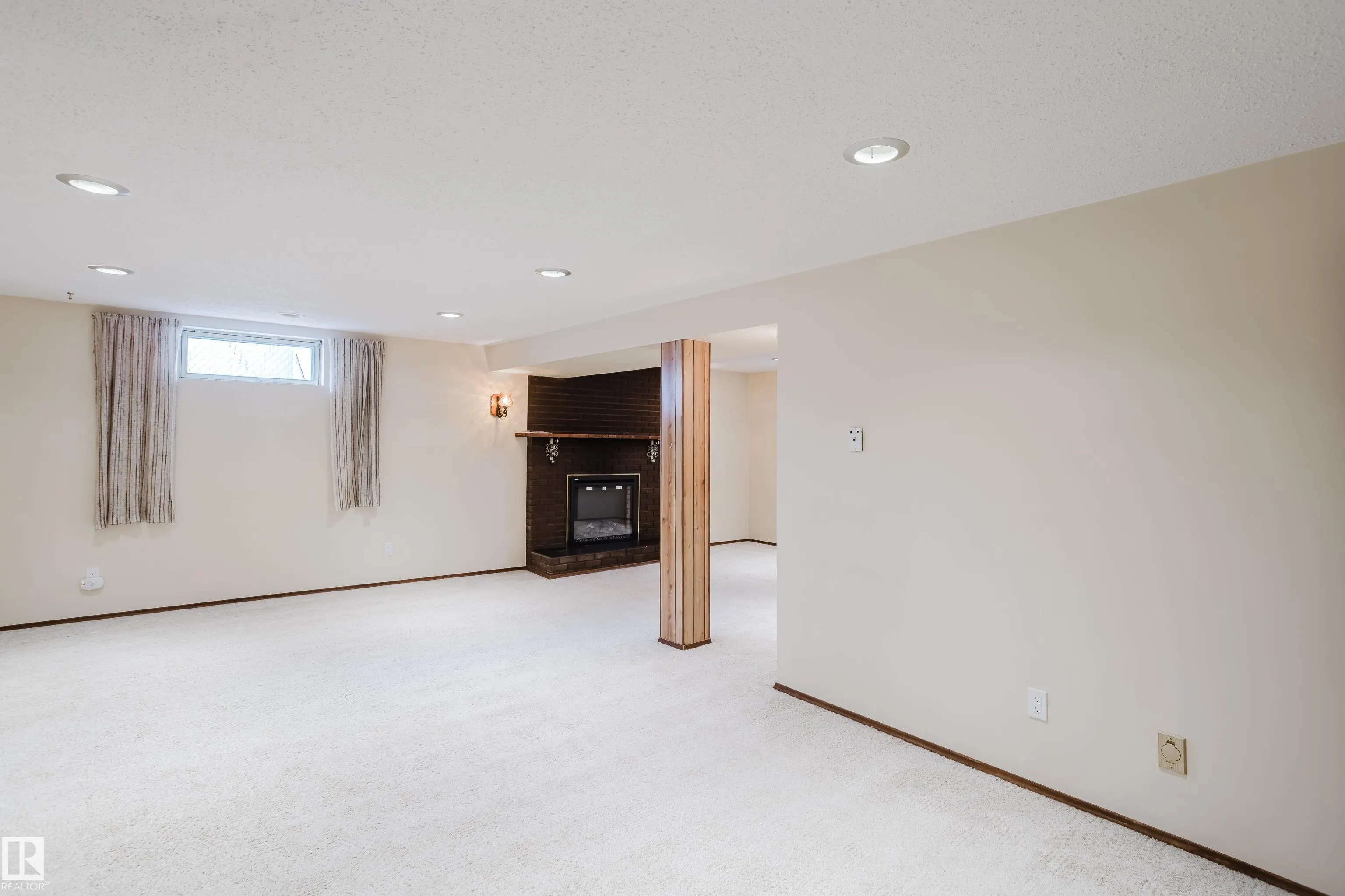 75 WESTVIEW Crescent