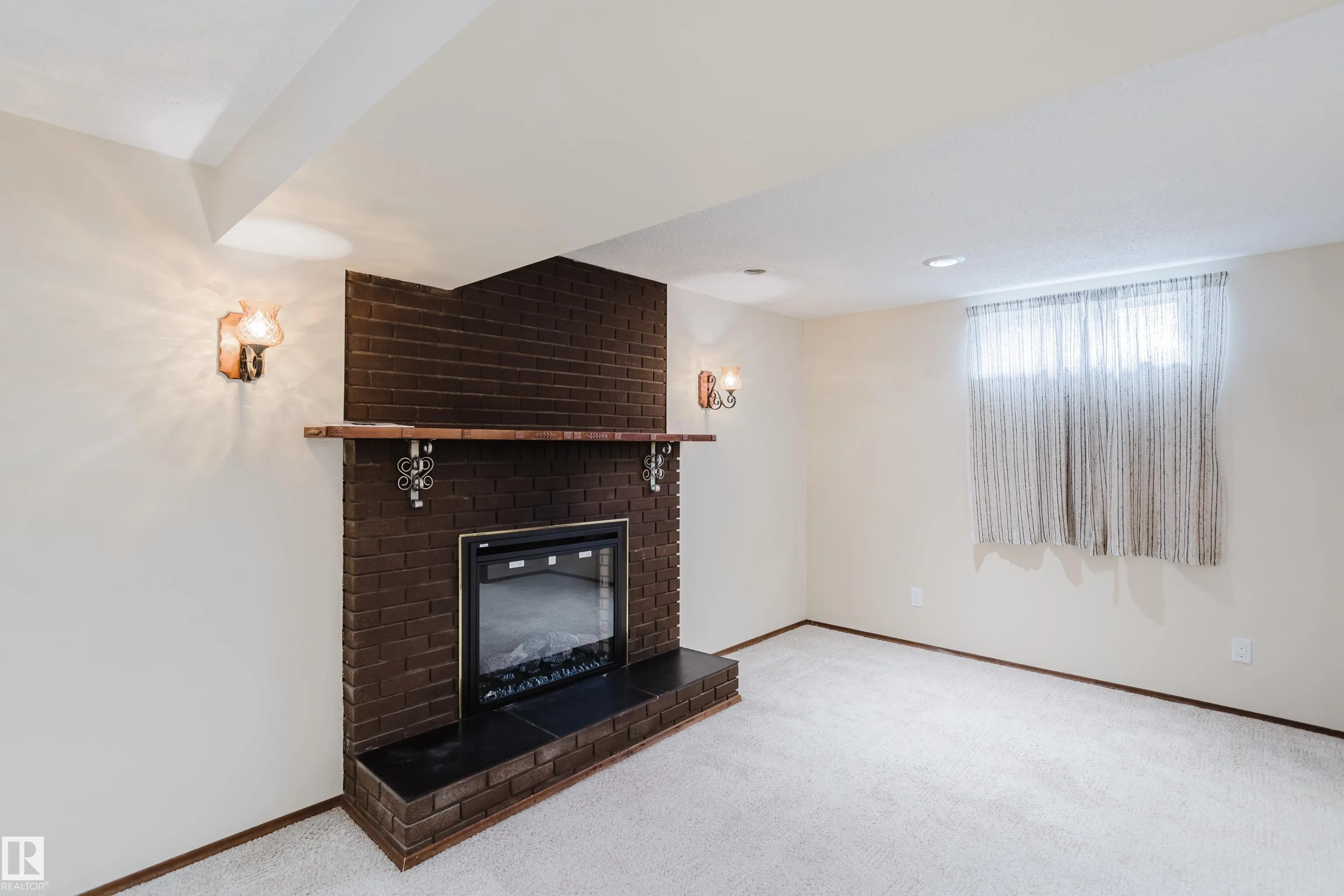 75 WESTVIEW Crescent