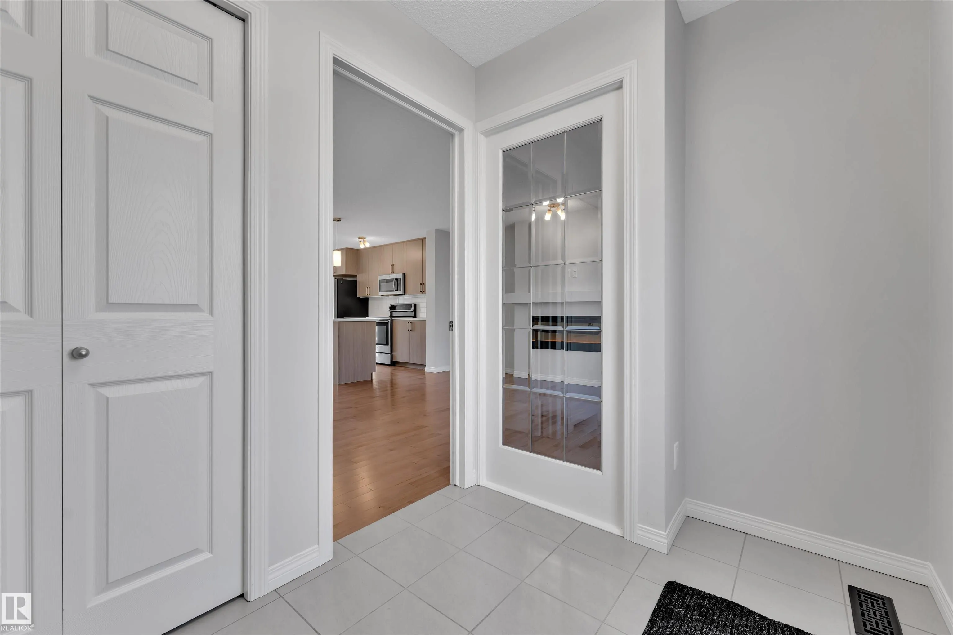 1025 EAST BEND Bend