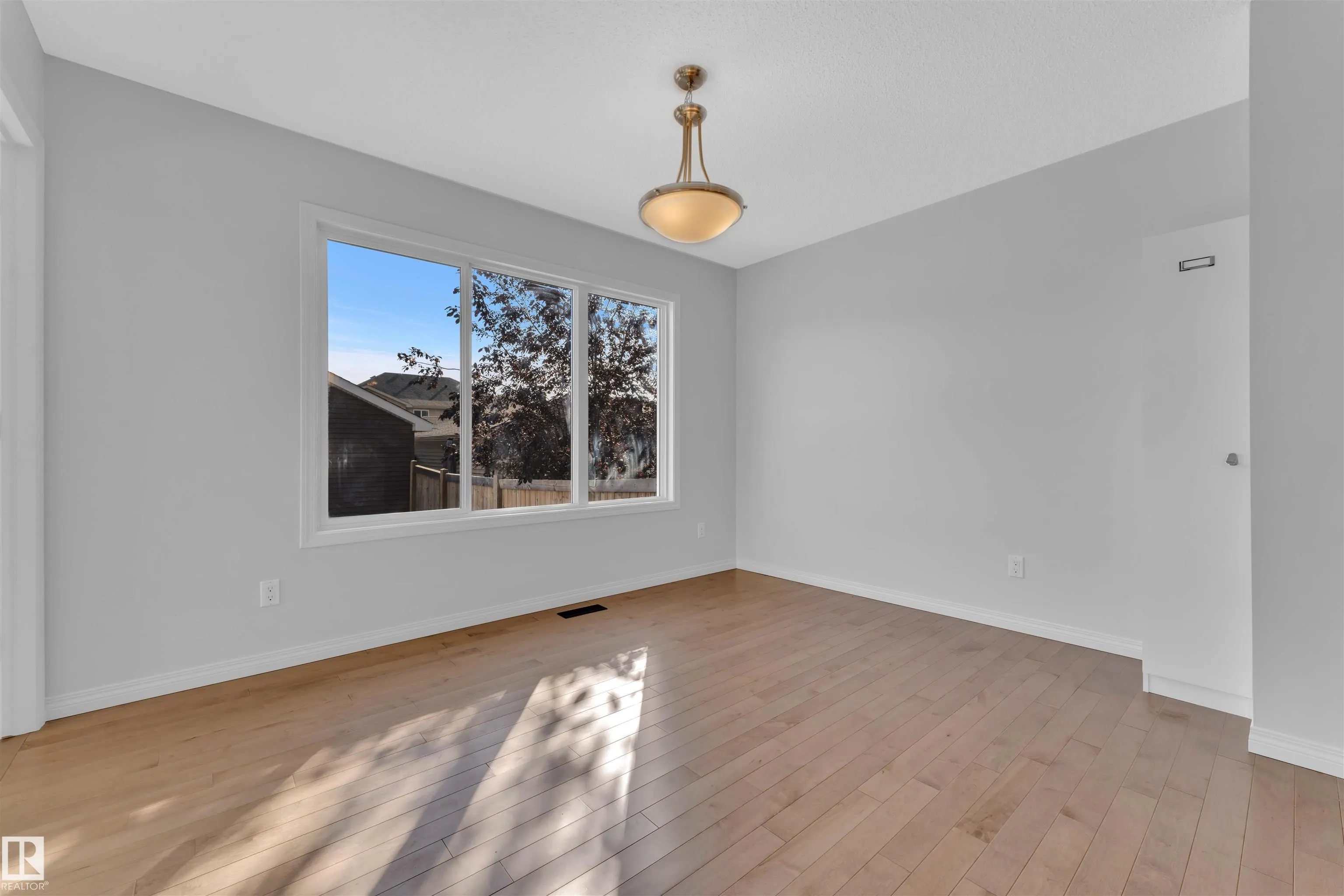 1025 EAST BEND Bend