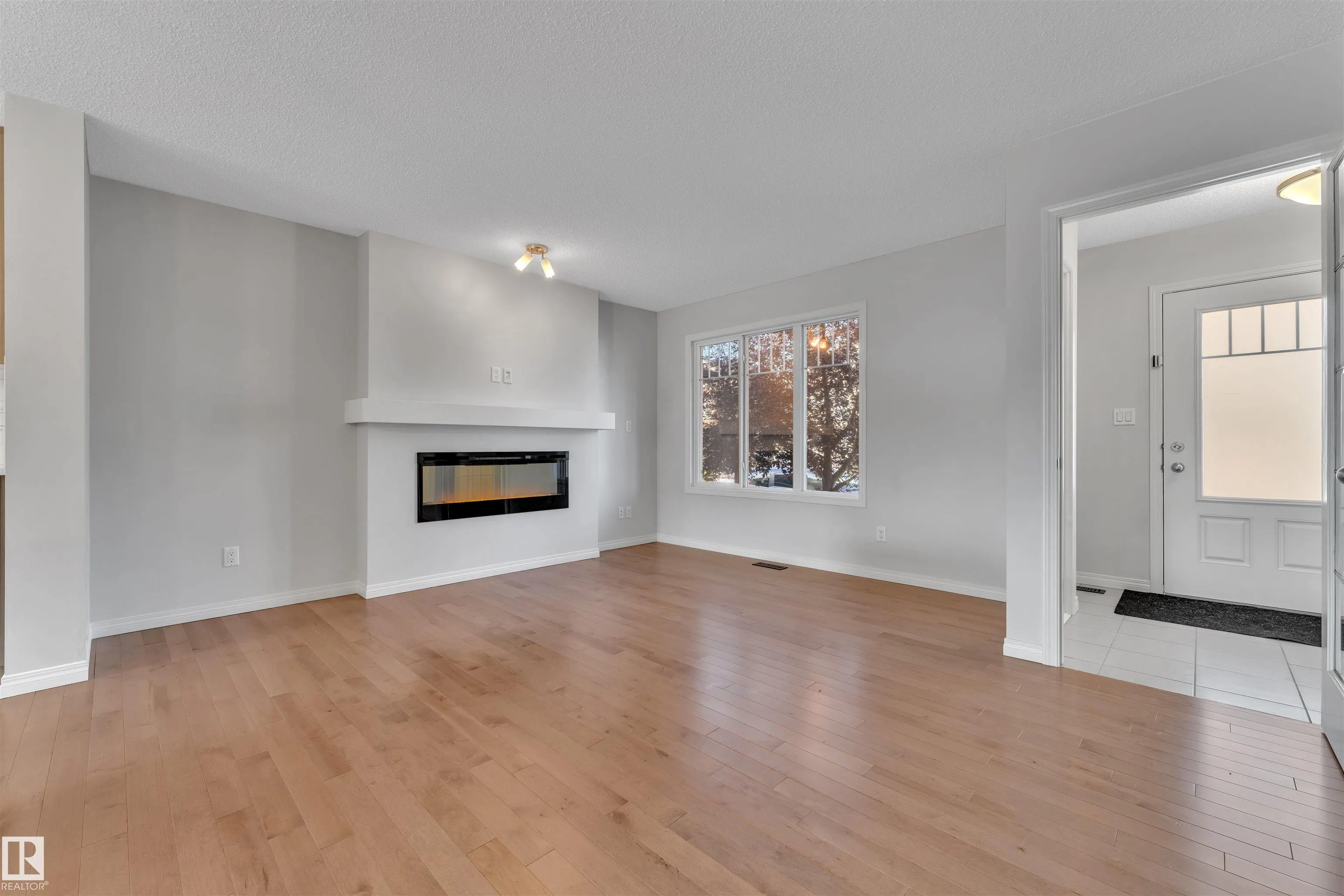 1025 EAST BEND Bend