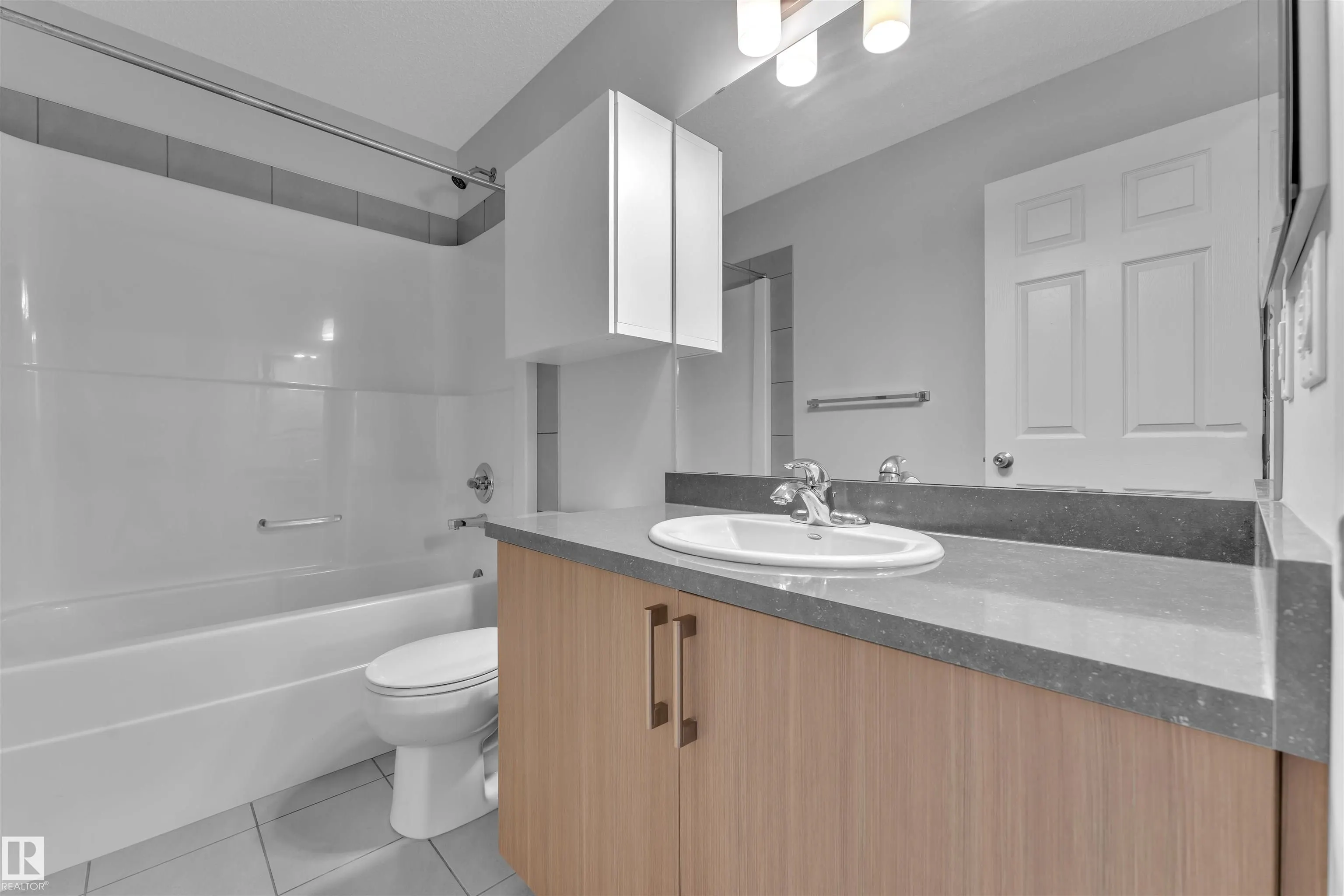 1025 EAST BEND Bend