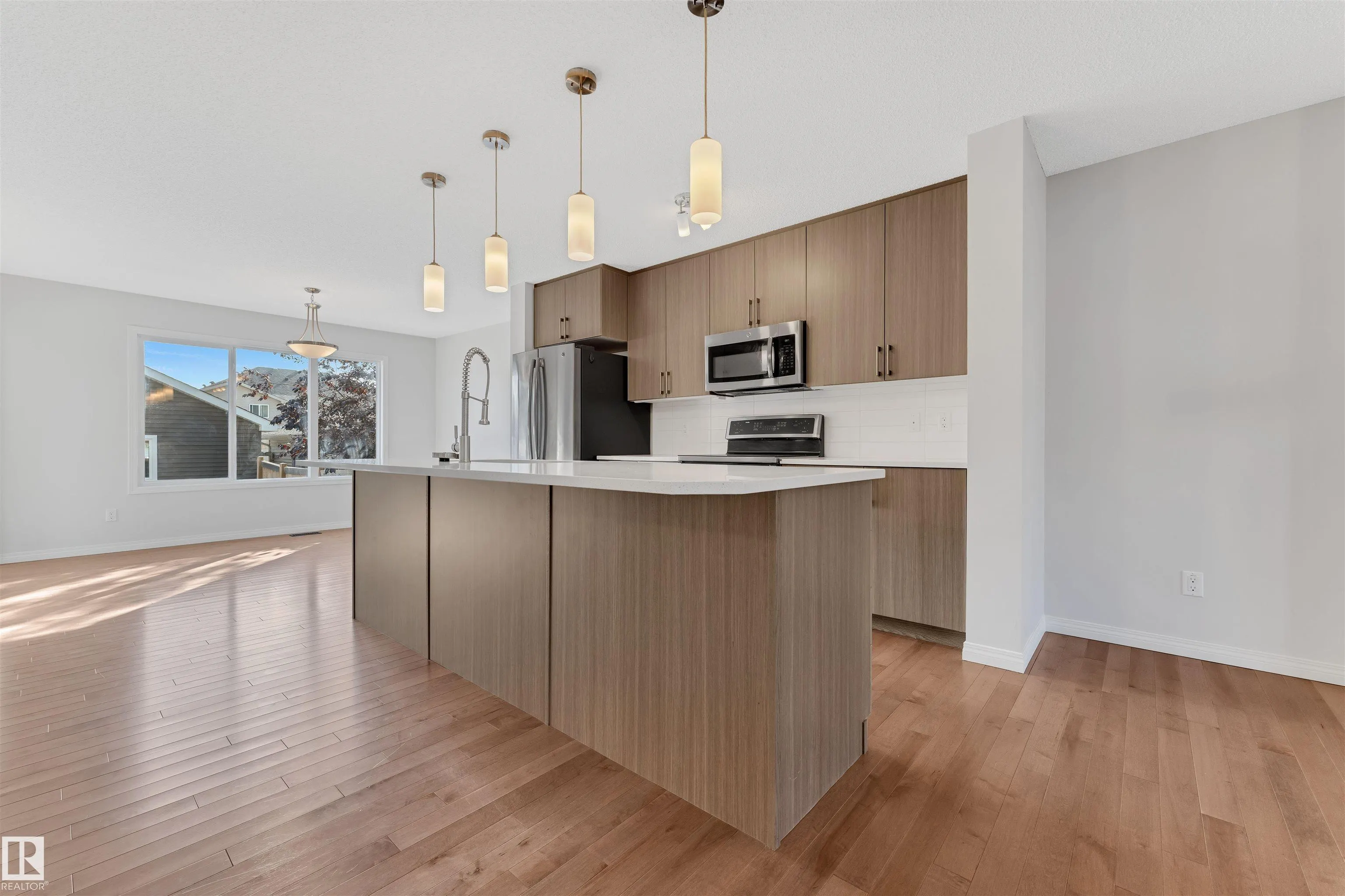 1025 EAST BEND Bend