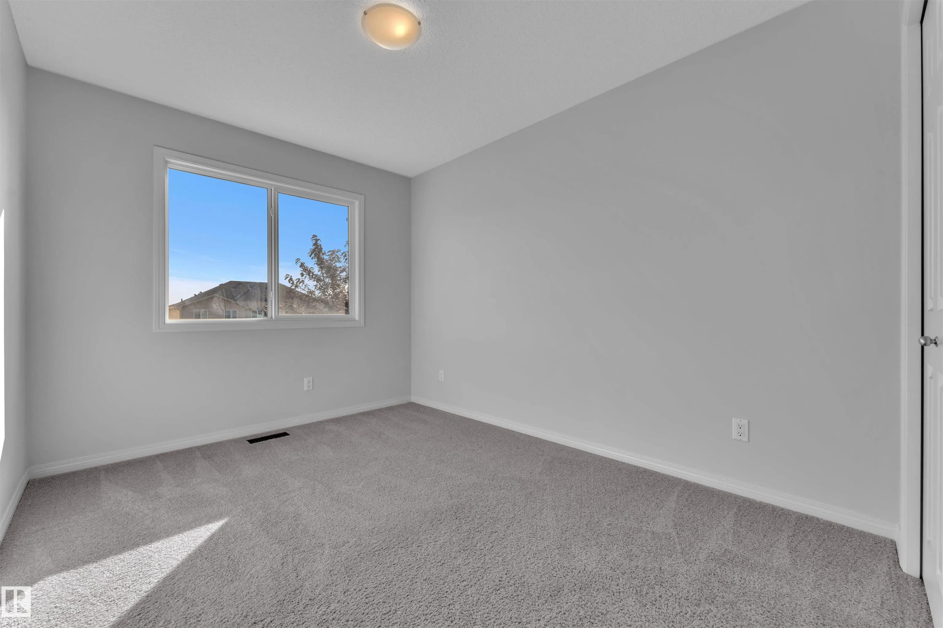 1025 EAST BEND Bend