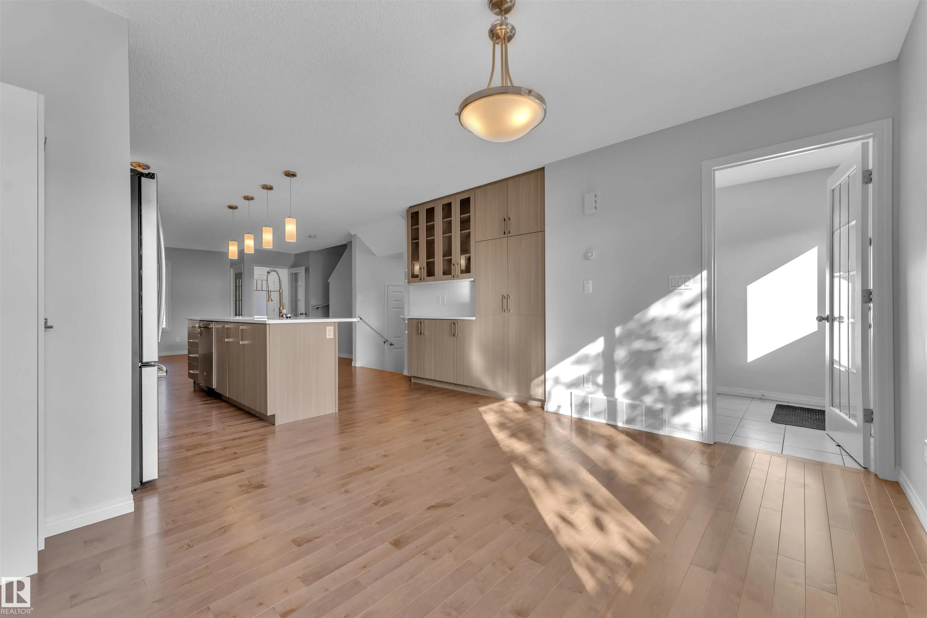 1025 EAST BEND Bend