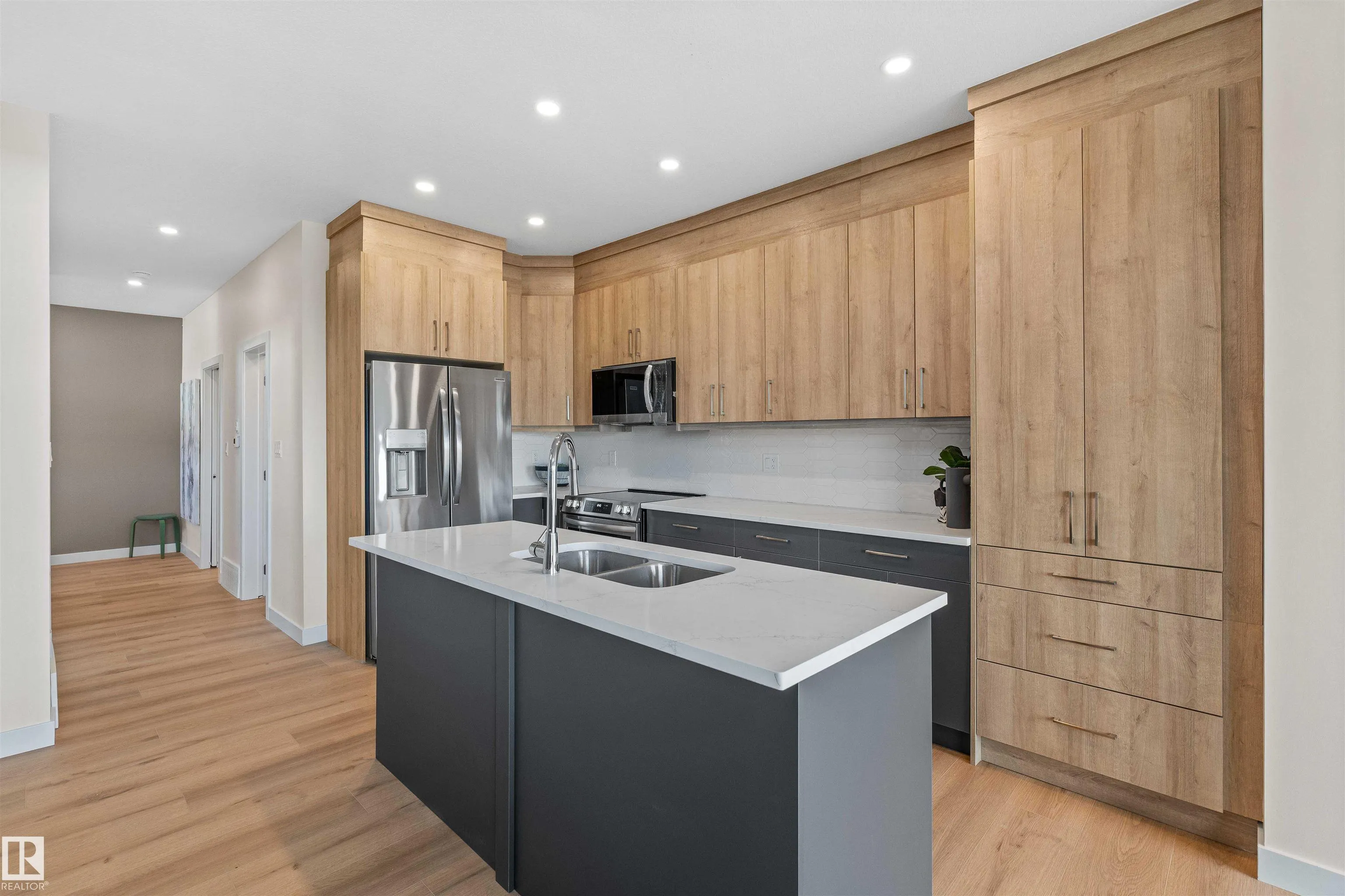 1904 155 Avenue