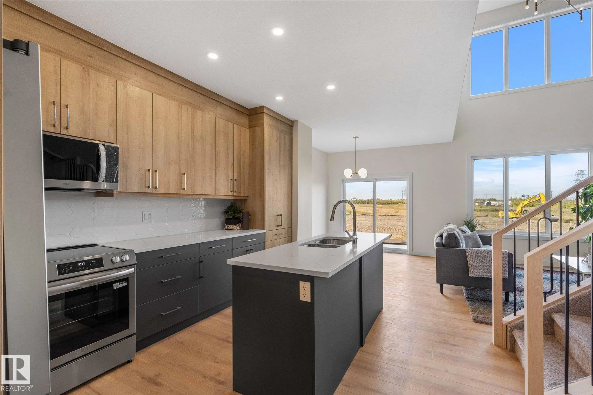 1904 155 Avenue