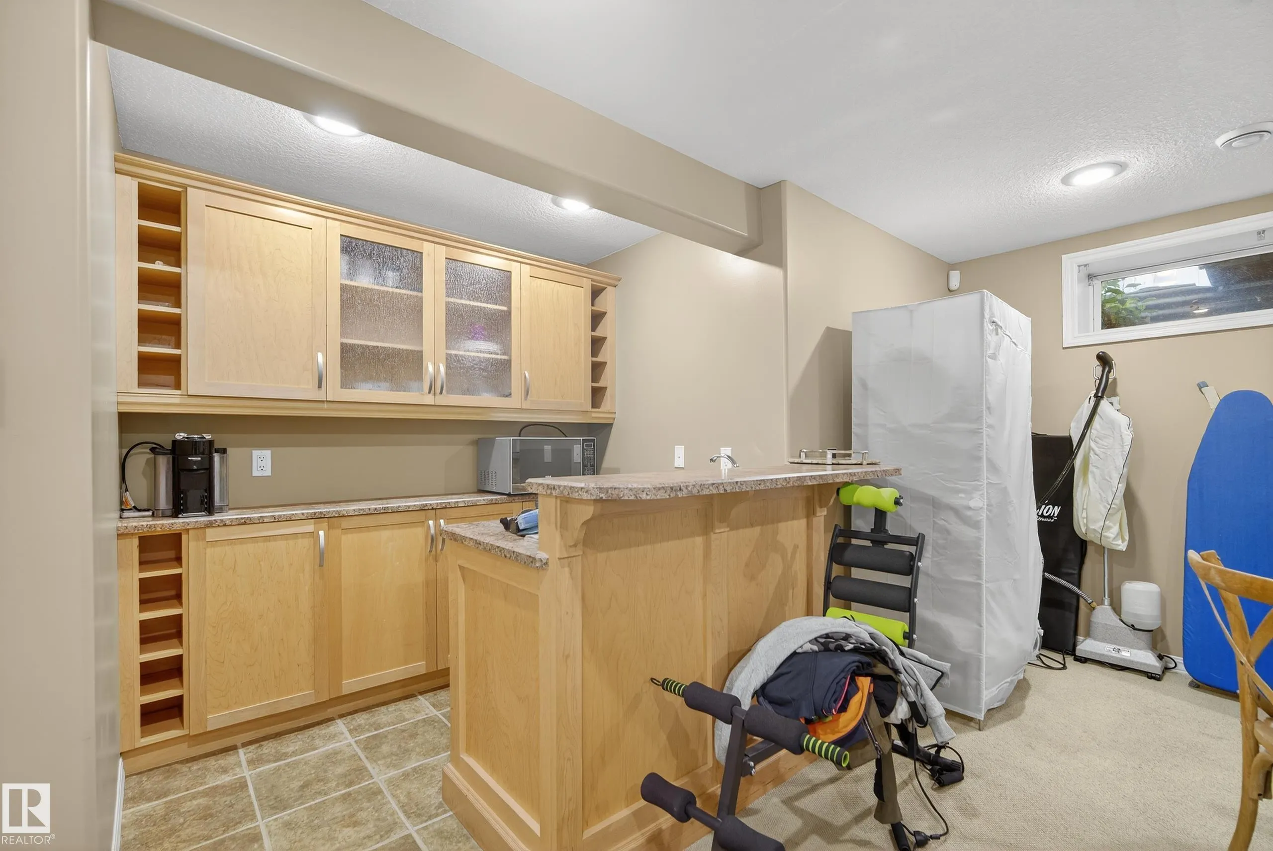 37 LEONARD Drive