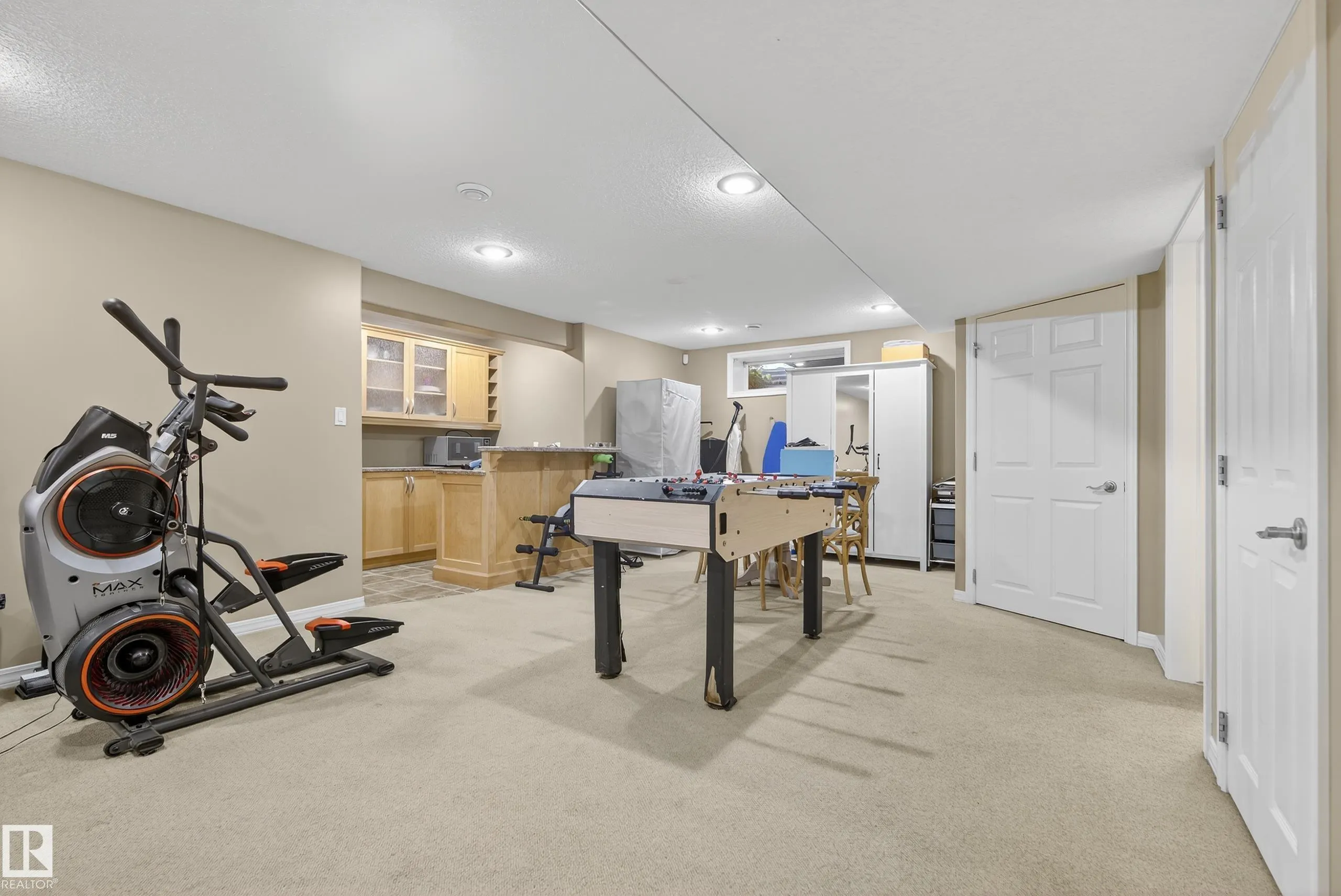 37 LEONARD Drive