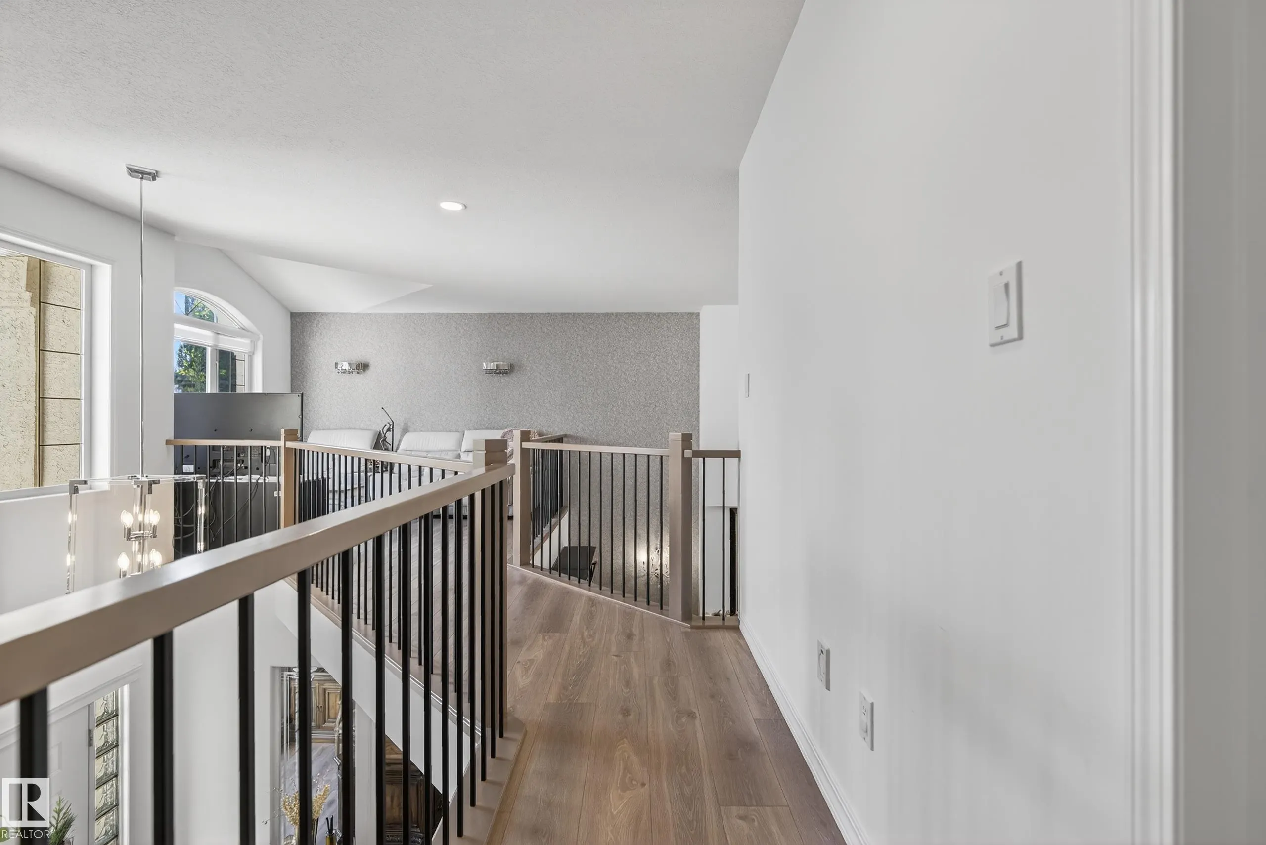37 LEONARD Drive