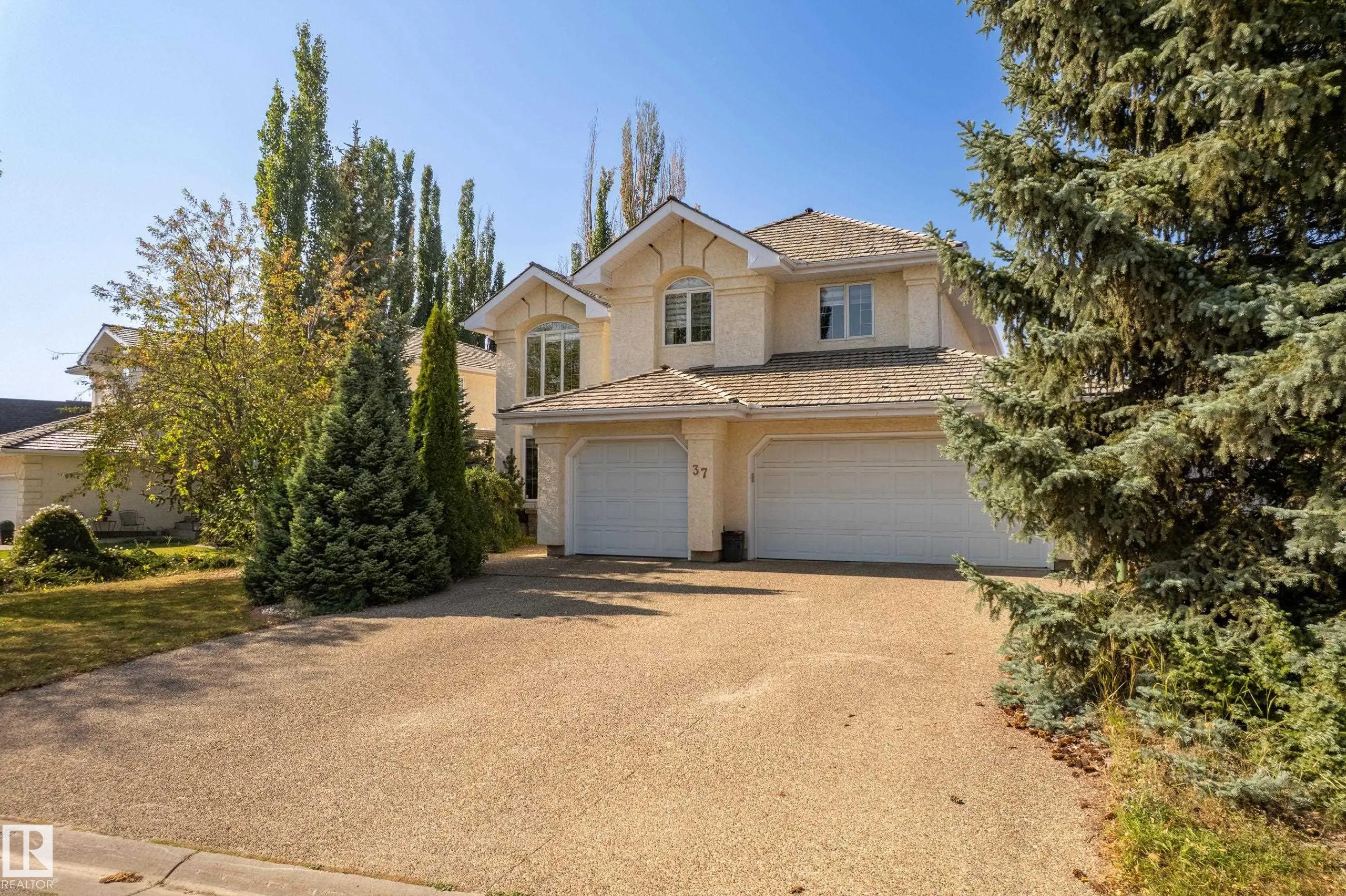 37 LEONARD Drive