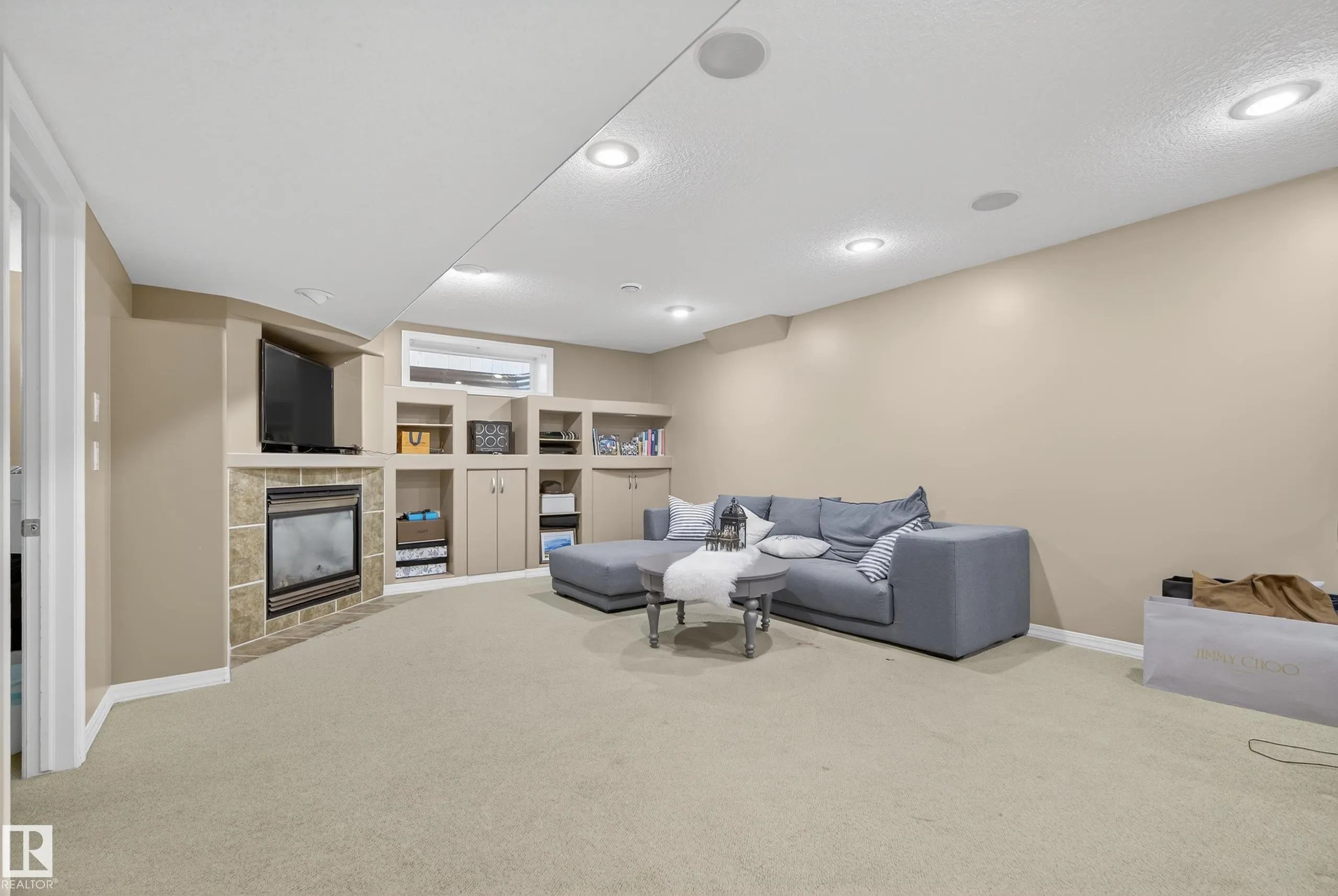 37 LEONARD Drive