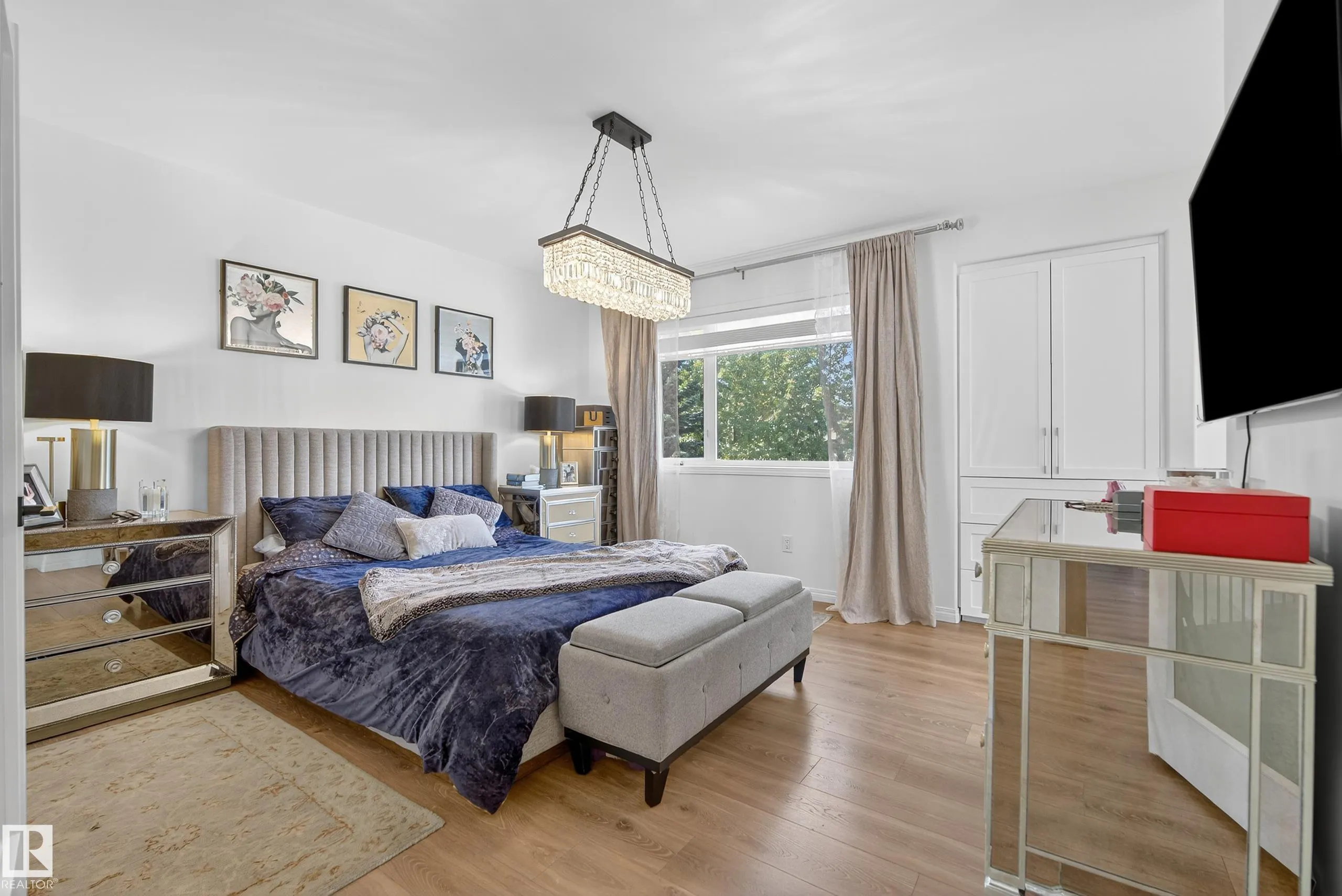 37 LEONARD Drive