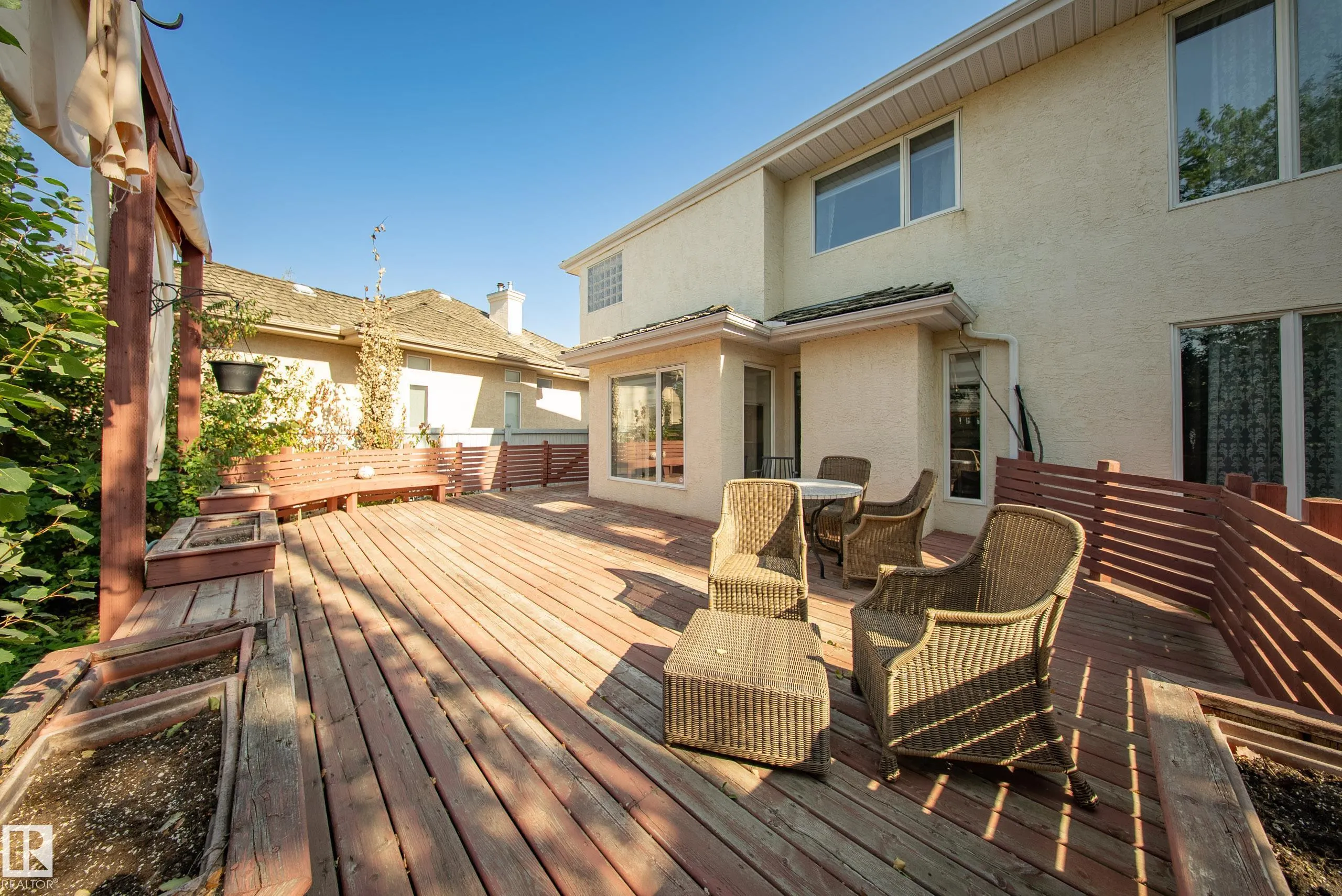 37 LEONARD Drive