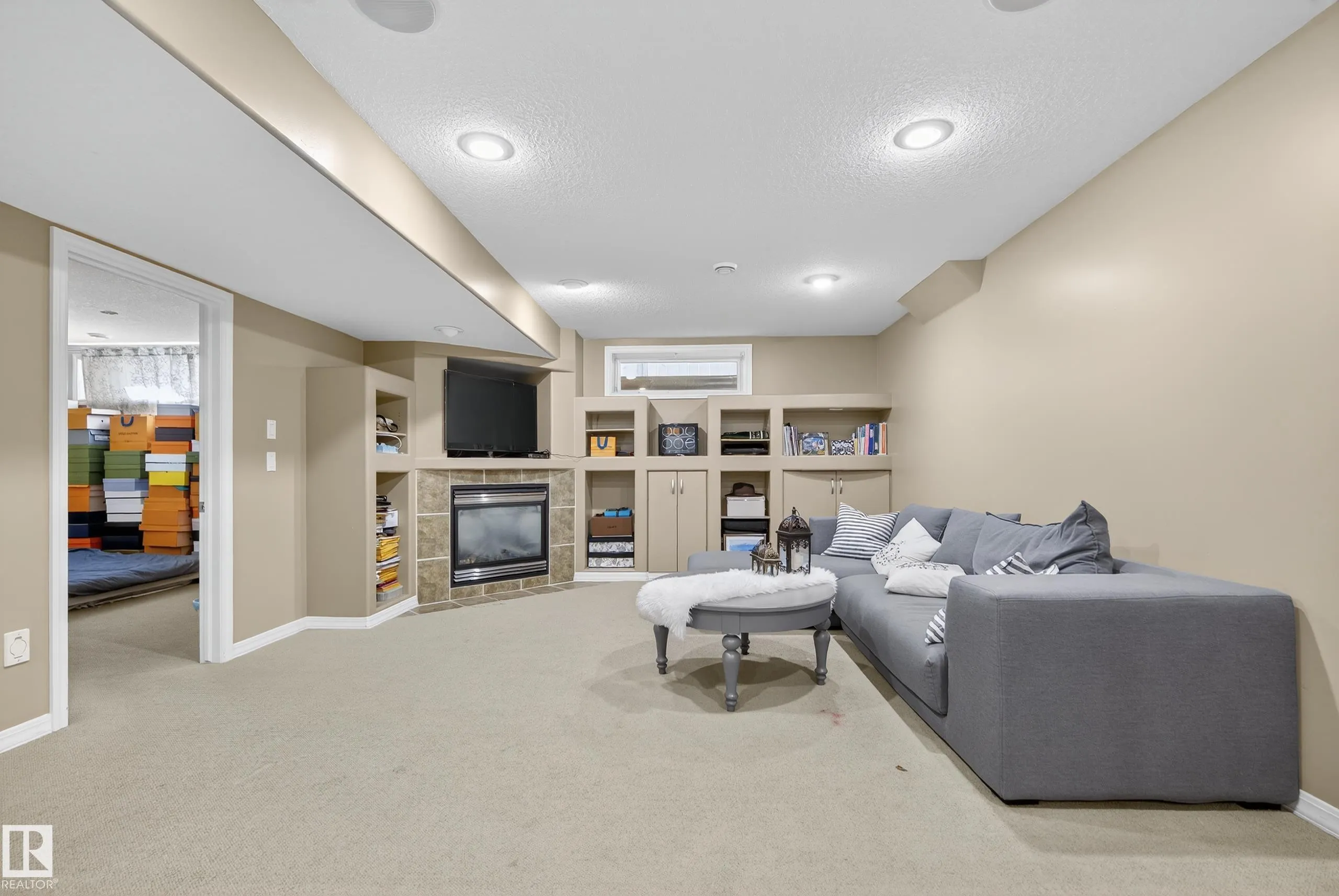37 LEONARD Drive