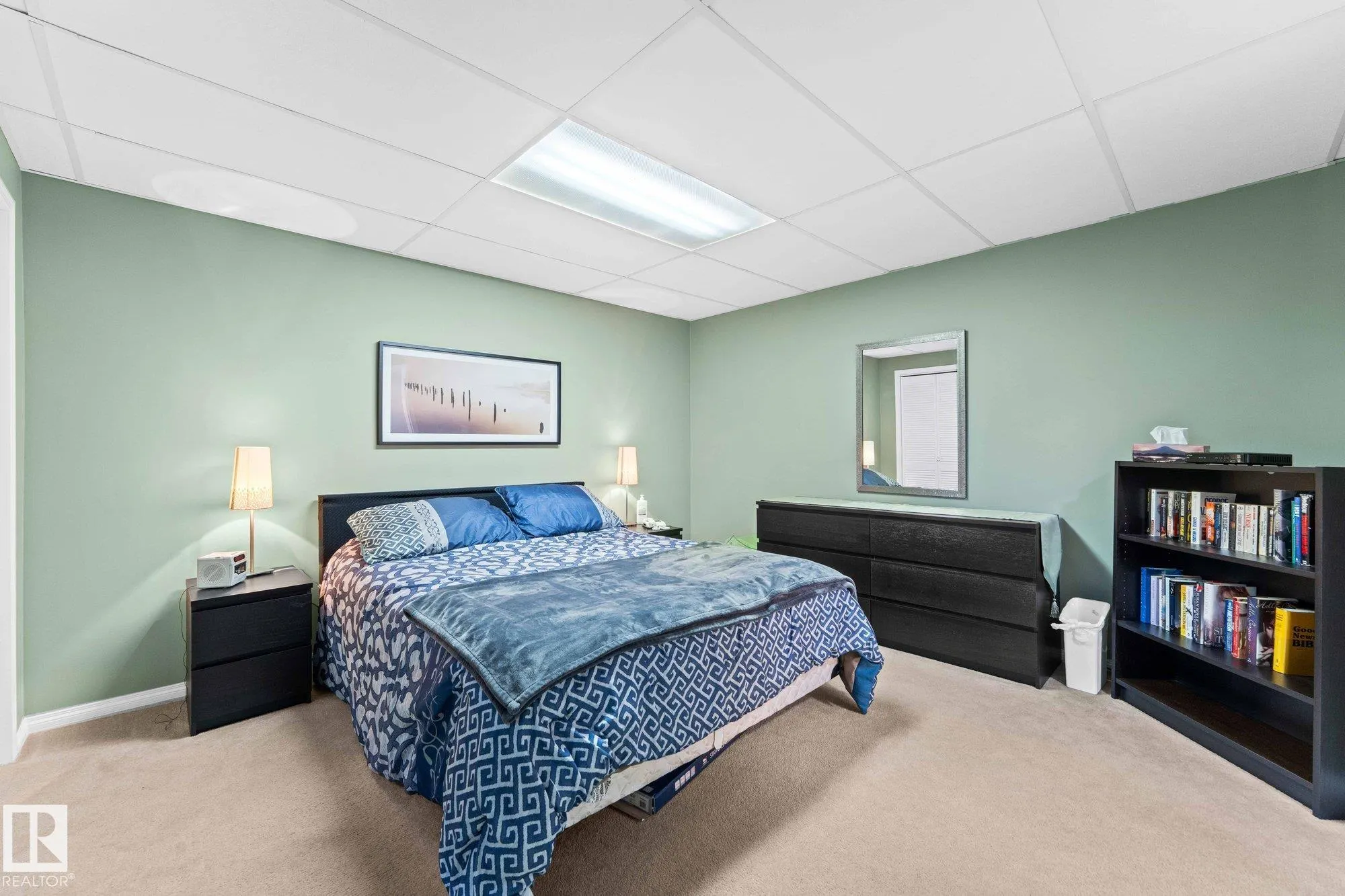 303 KNOTTWOOD Road