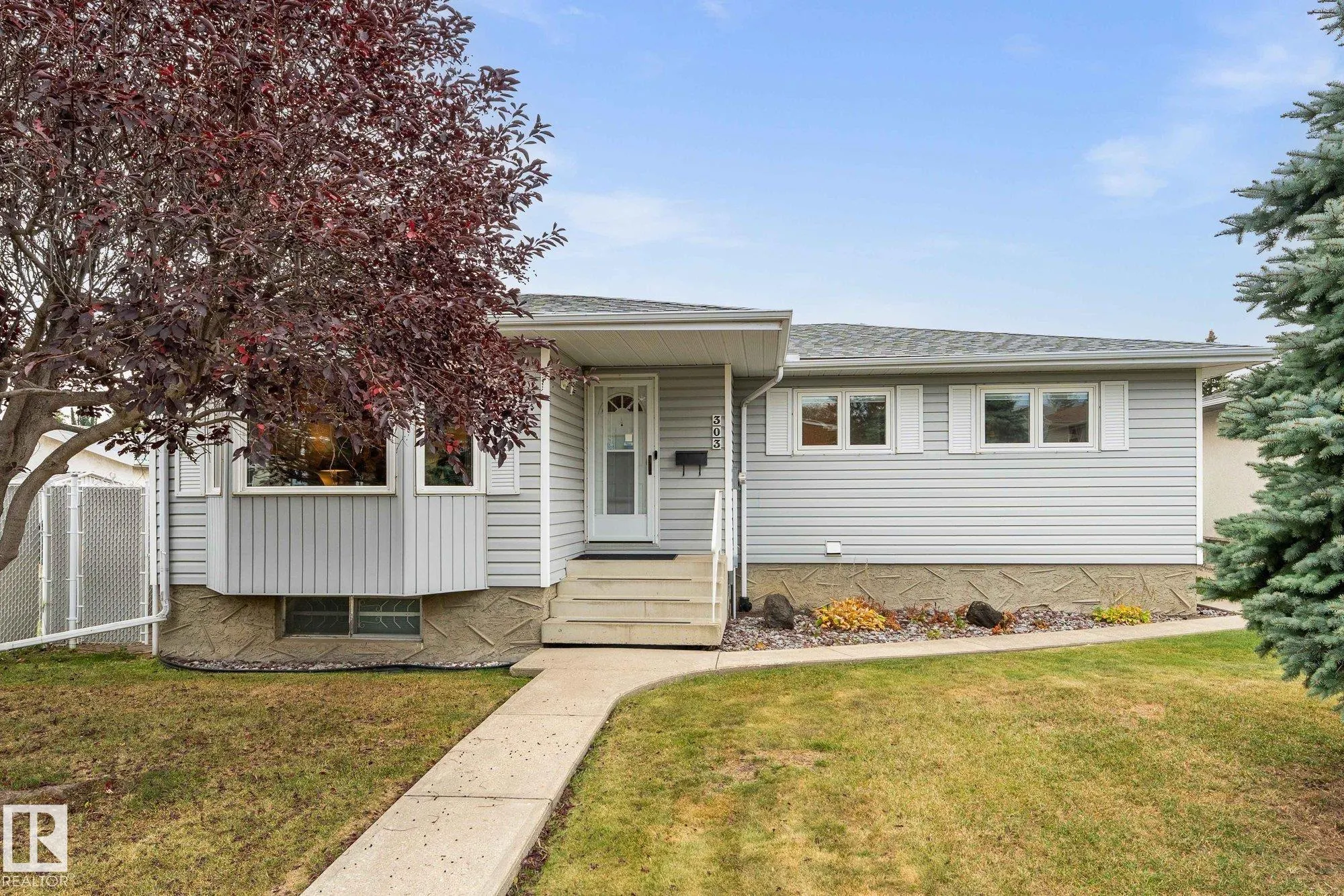 303 KNOTTWOOD Road