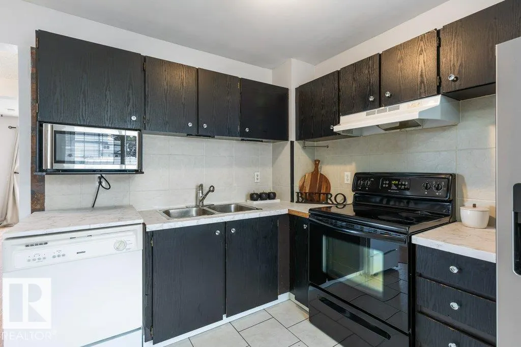 100 WESTRIDGE Crescent