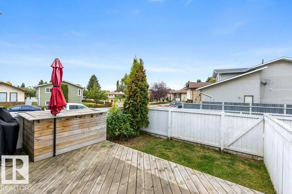 100 WESTRIDGE Crescent