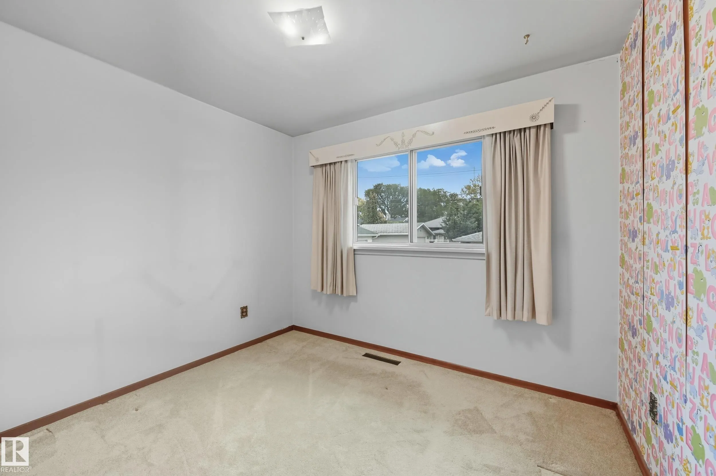 10907 149 Street